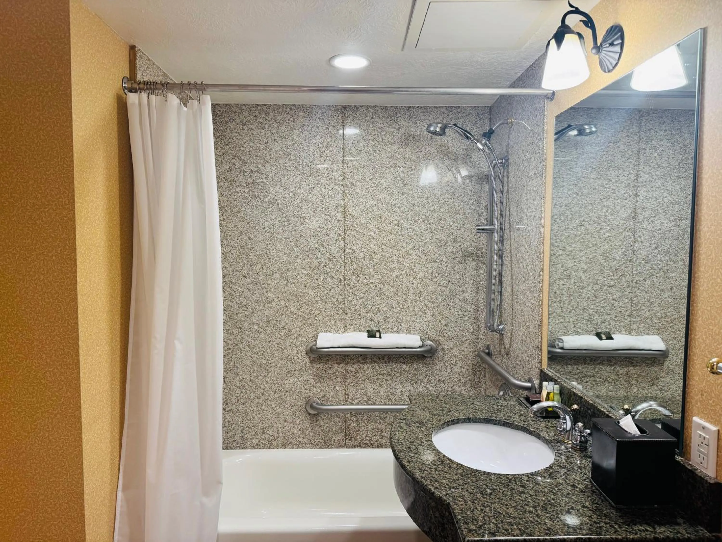 Bathroom in Zermatt Utah Resort & Spa Trademark Collection by Wyndham