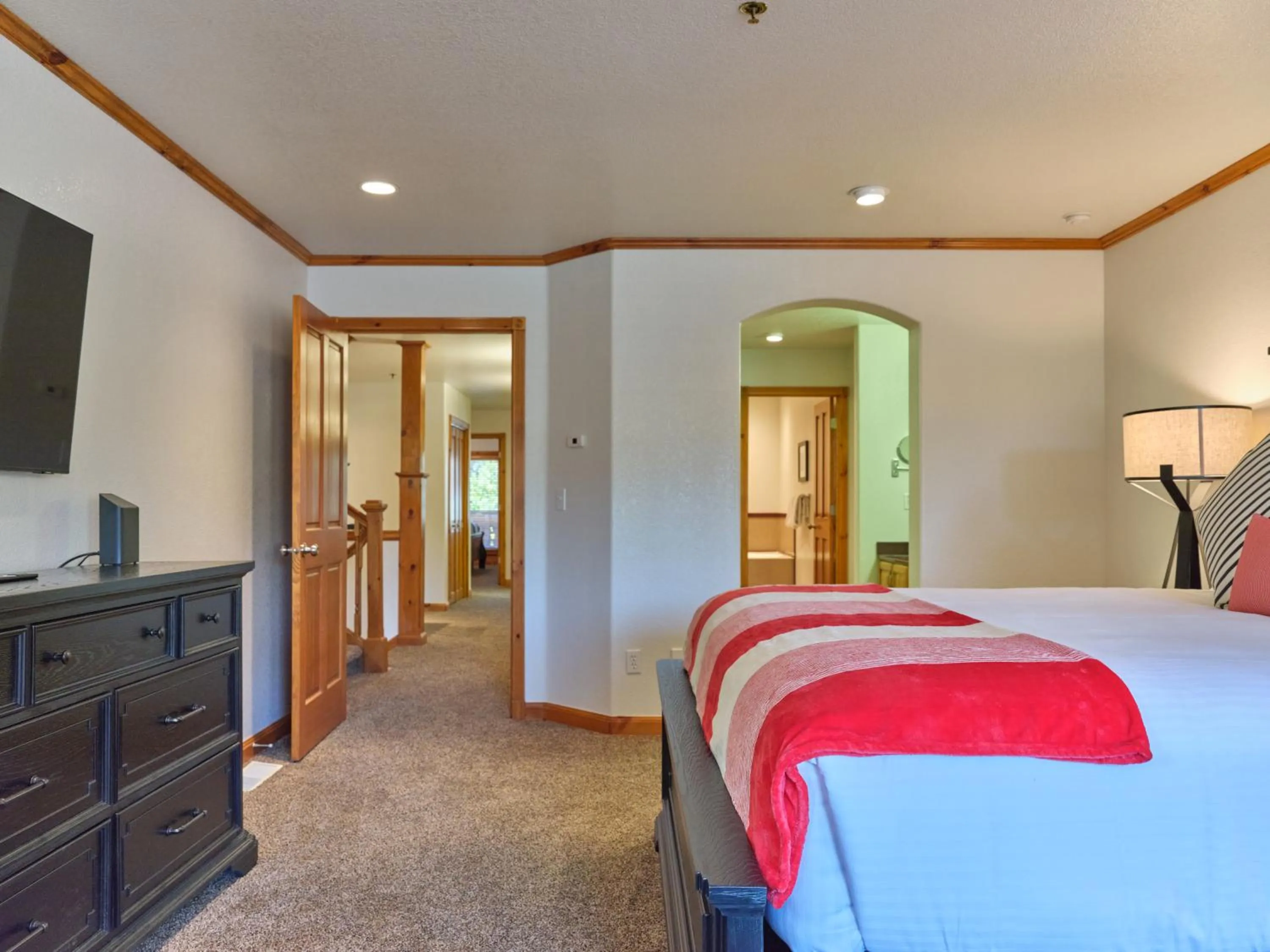 Photo of the whole room, Bed in Zermatt Utah Resort & Spa Trademark Collection by Wyndham