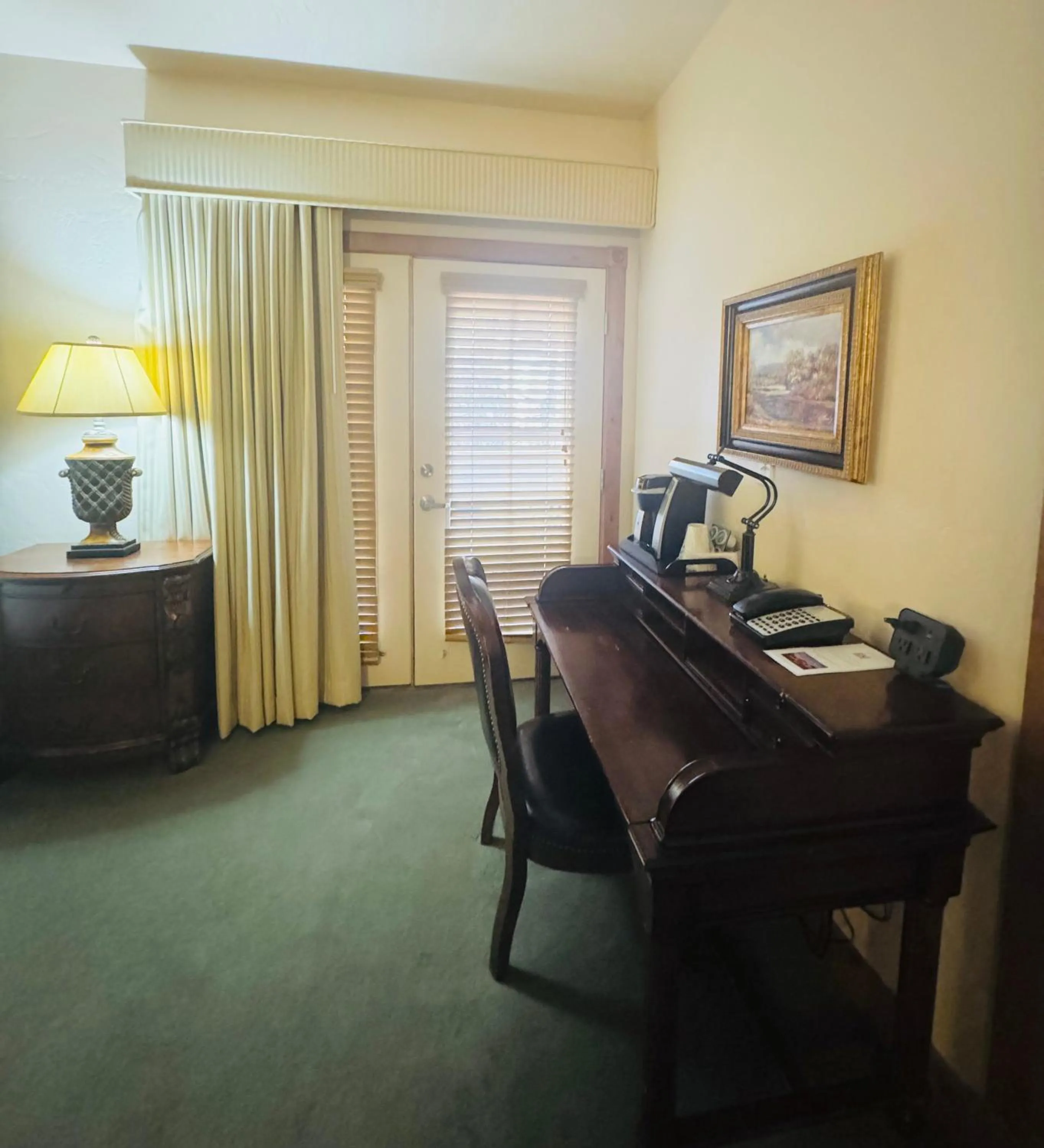 Seating area in Zermatt Utah Resort & Spa Trademark Collection by Wyndham