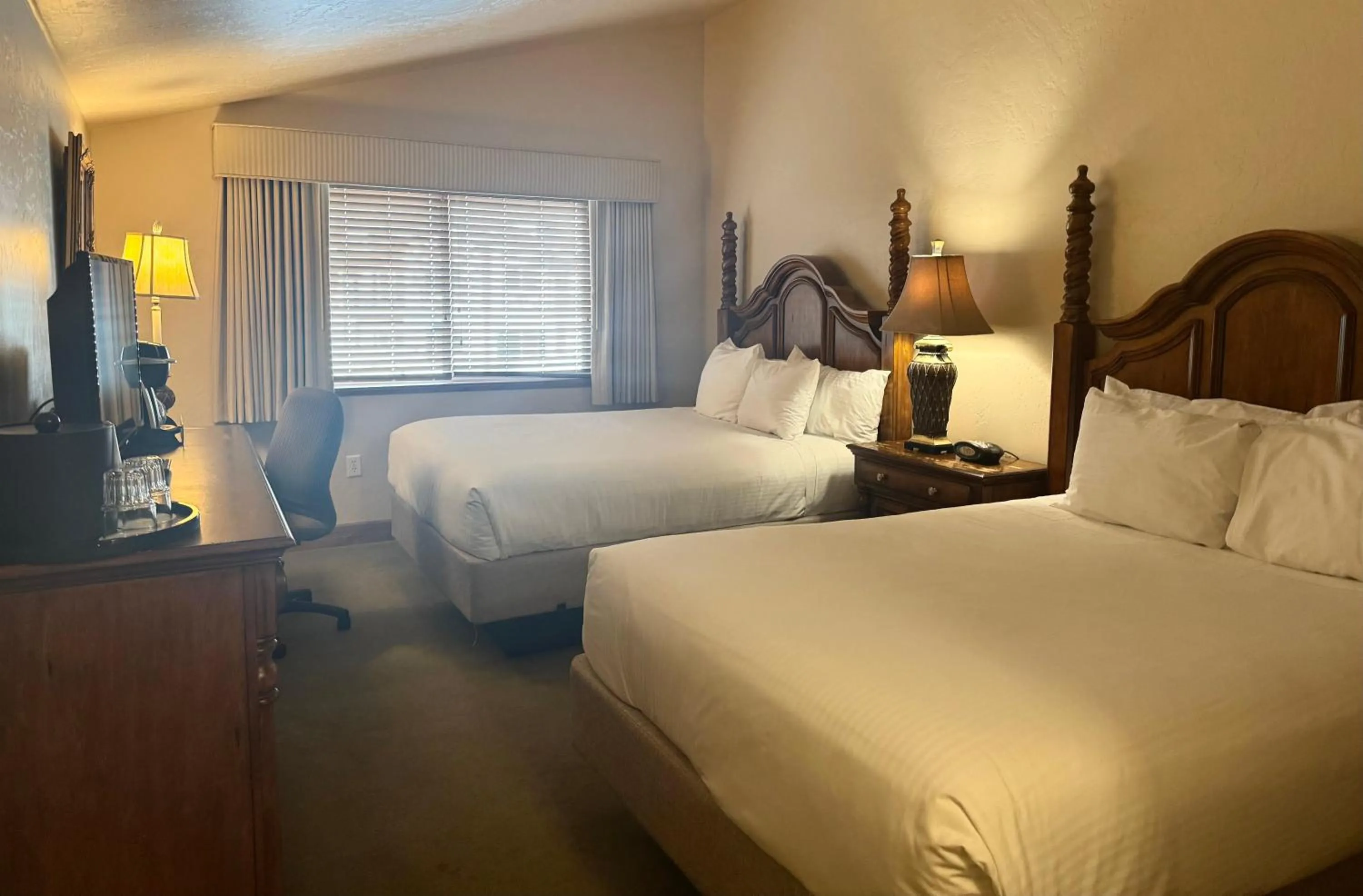 Bedroom, Bed in Zermatt Utah Resort & Spa Trademark Collection by Wyndham