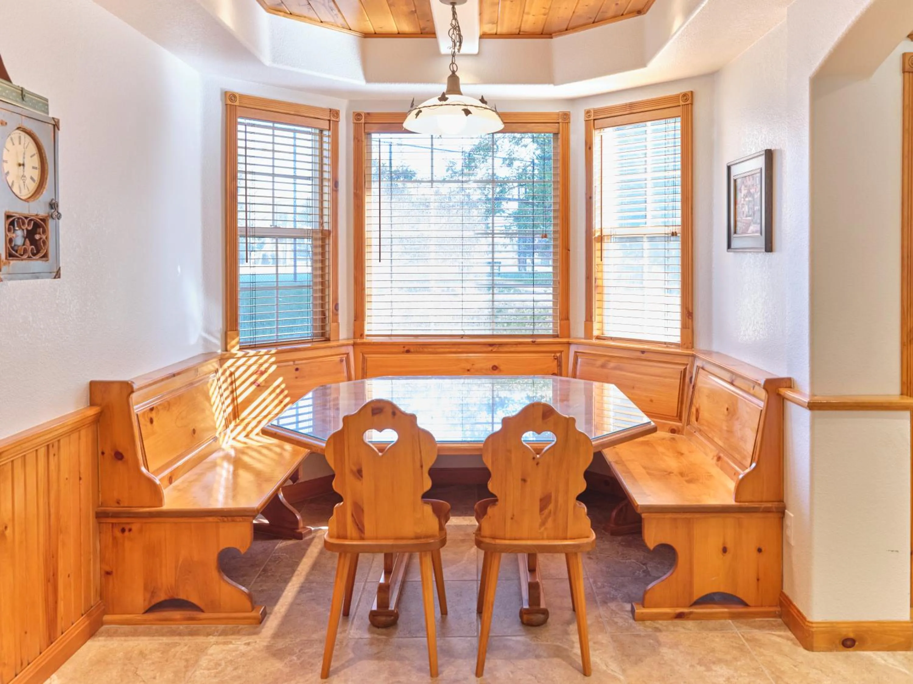 Dining area in Zermatt Utah Resort & Spa Trademark Collection by Wyndham