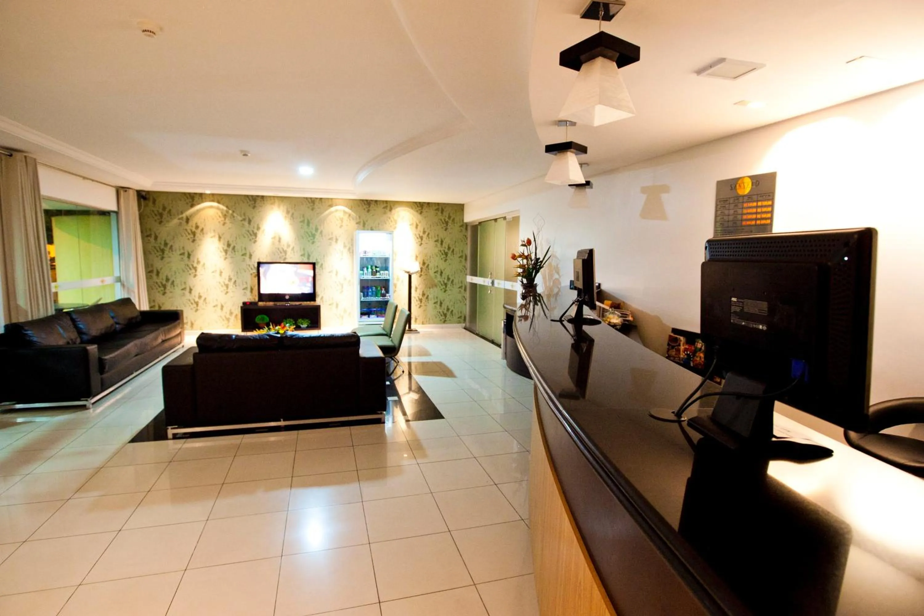 Communal lounge/ TV room in Hotel Sansaed