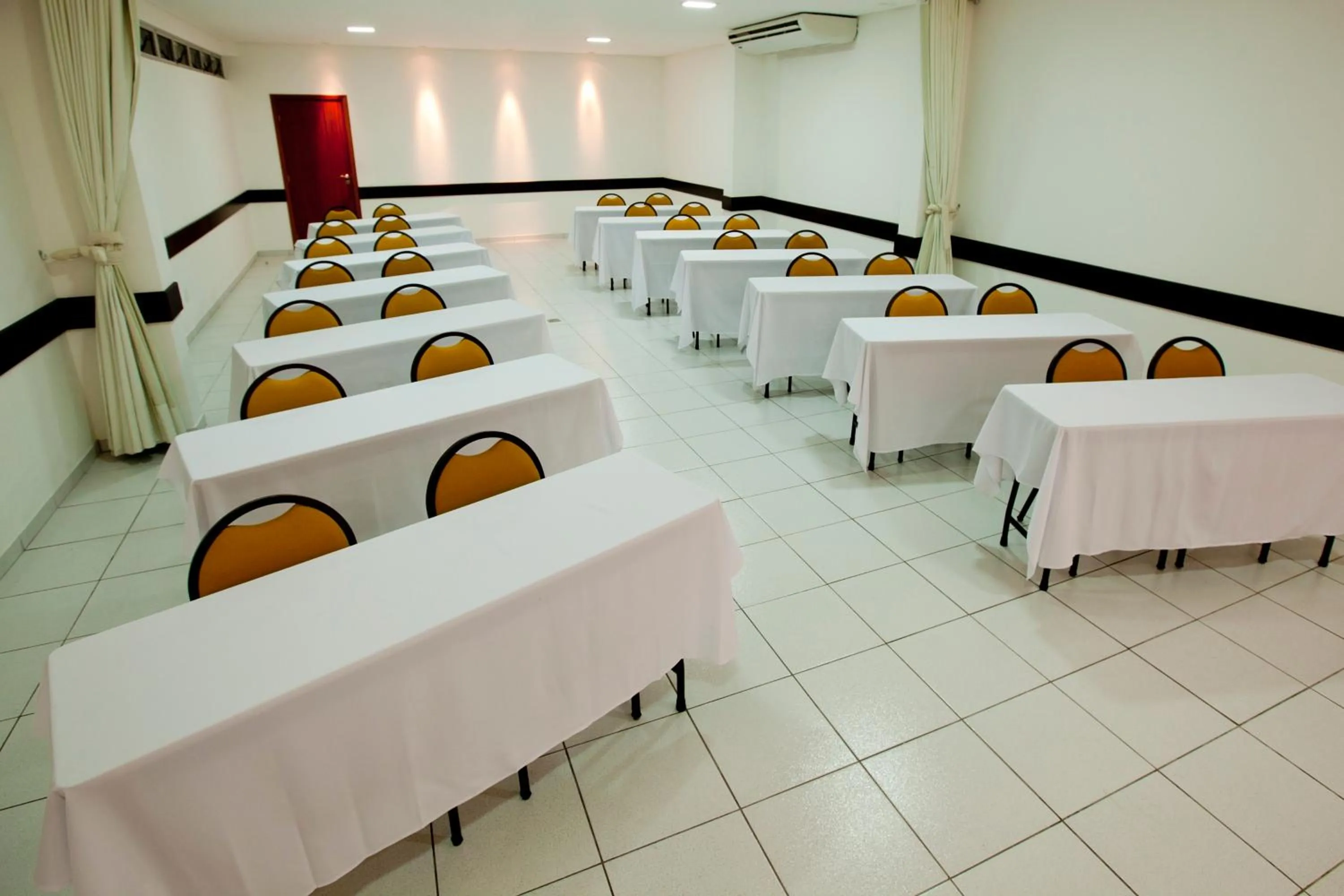 Business facilities in Hotel Sansaed