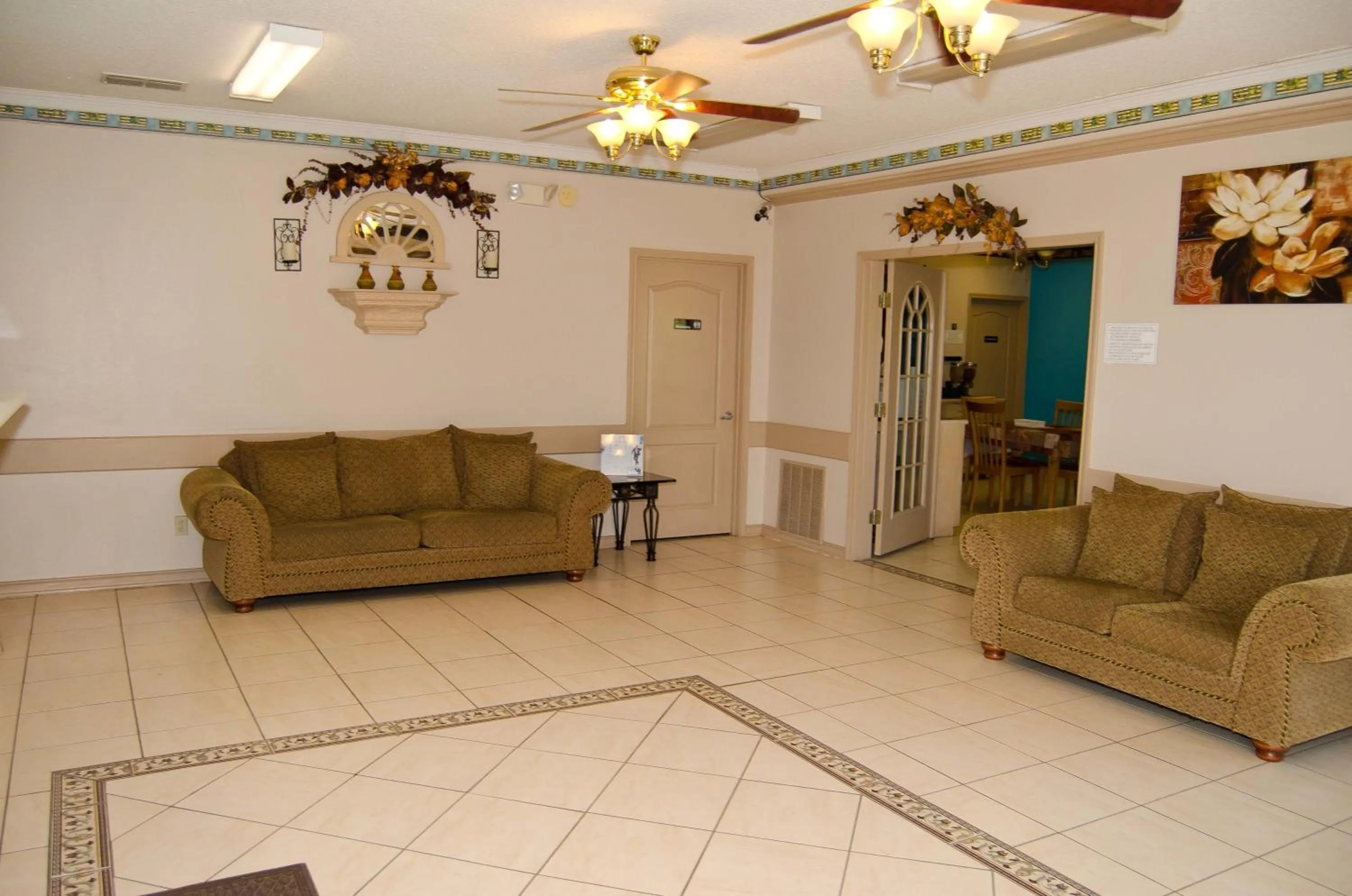 Lobby or reception in Texas Inn and Suites City Center at University Dr.