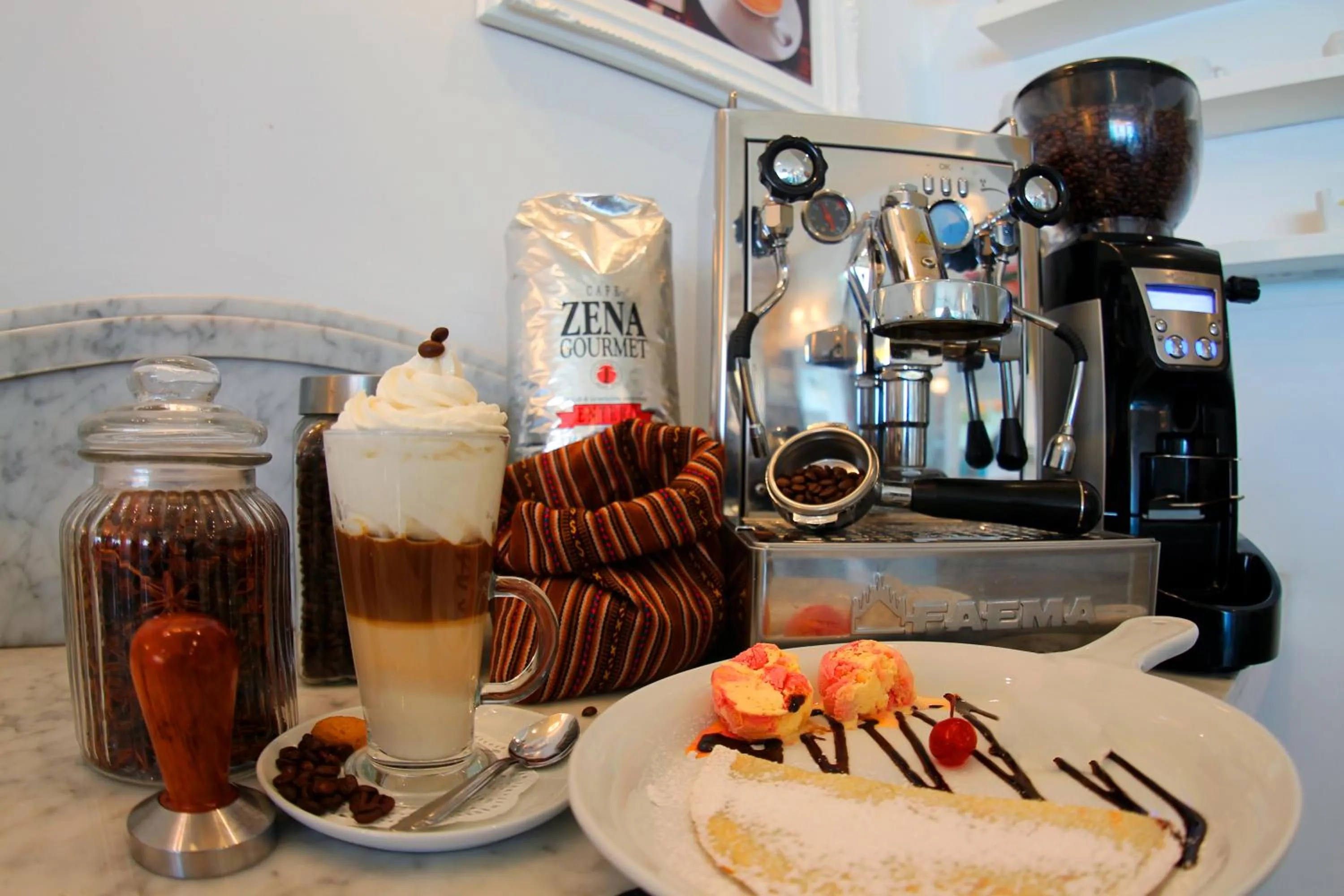 Coffee/tea facilities in Hotel Vila Santa