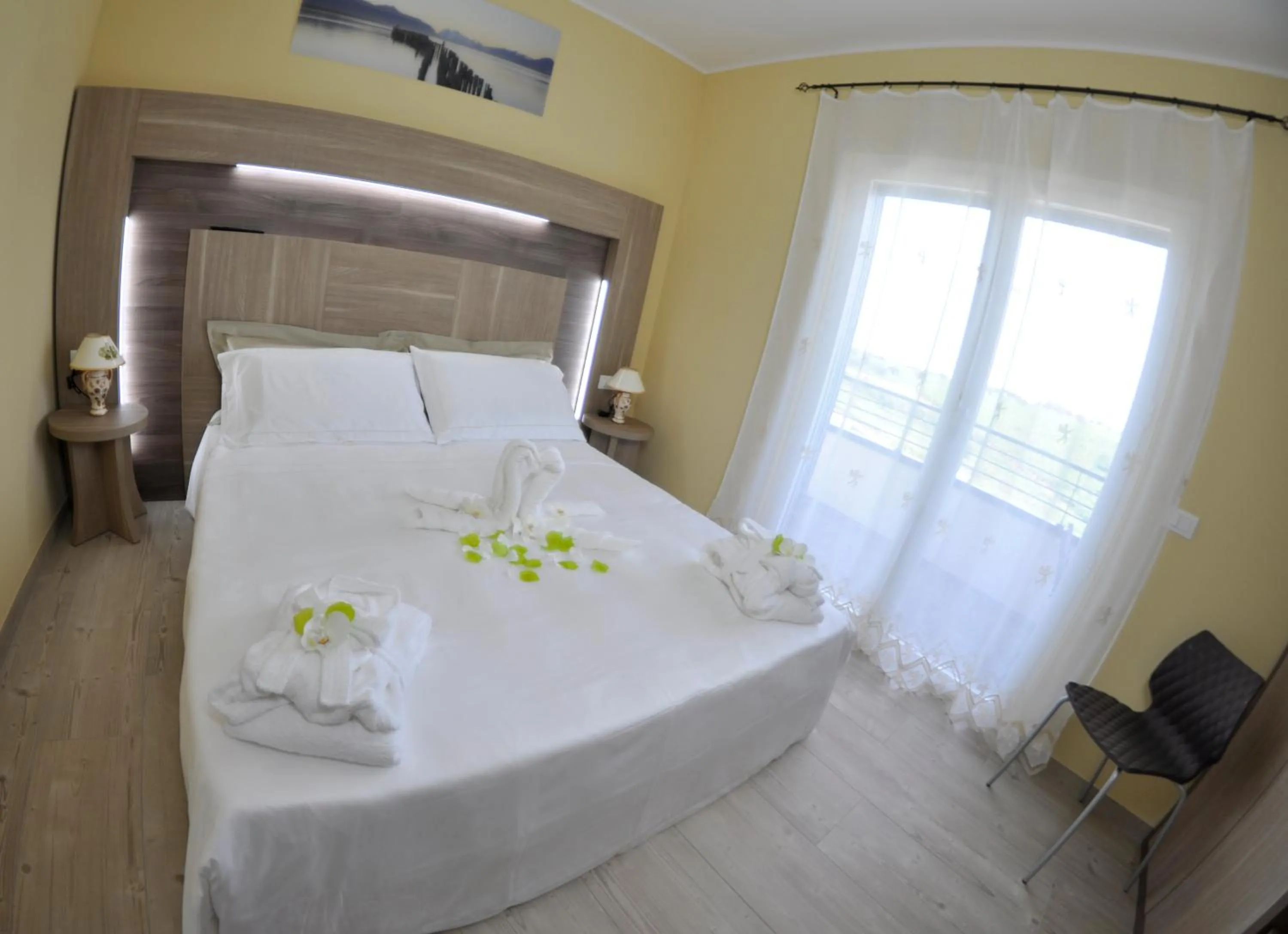 Bedroom, Bed in Cataleya Resort & Spa
