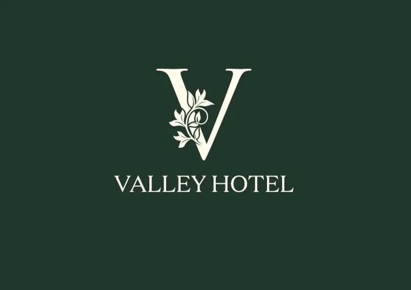 The Valley Hotel & Carriage Gardens