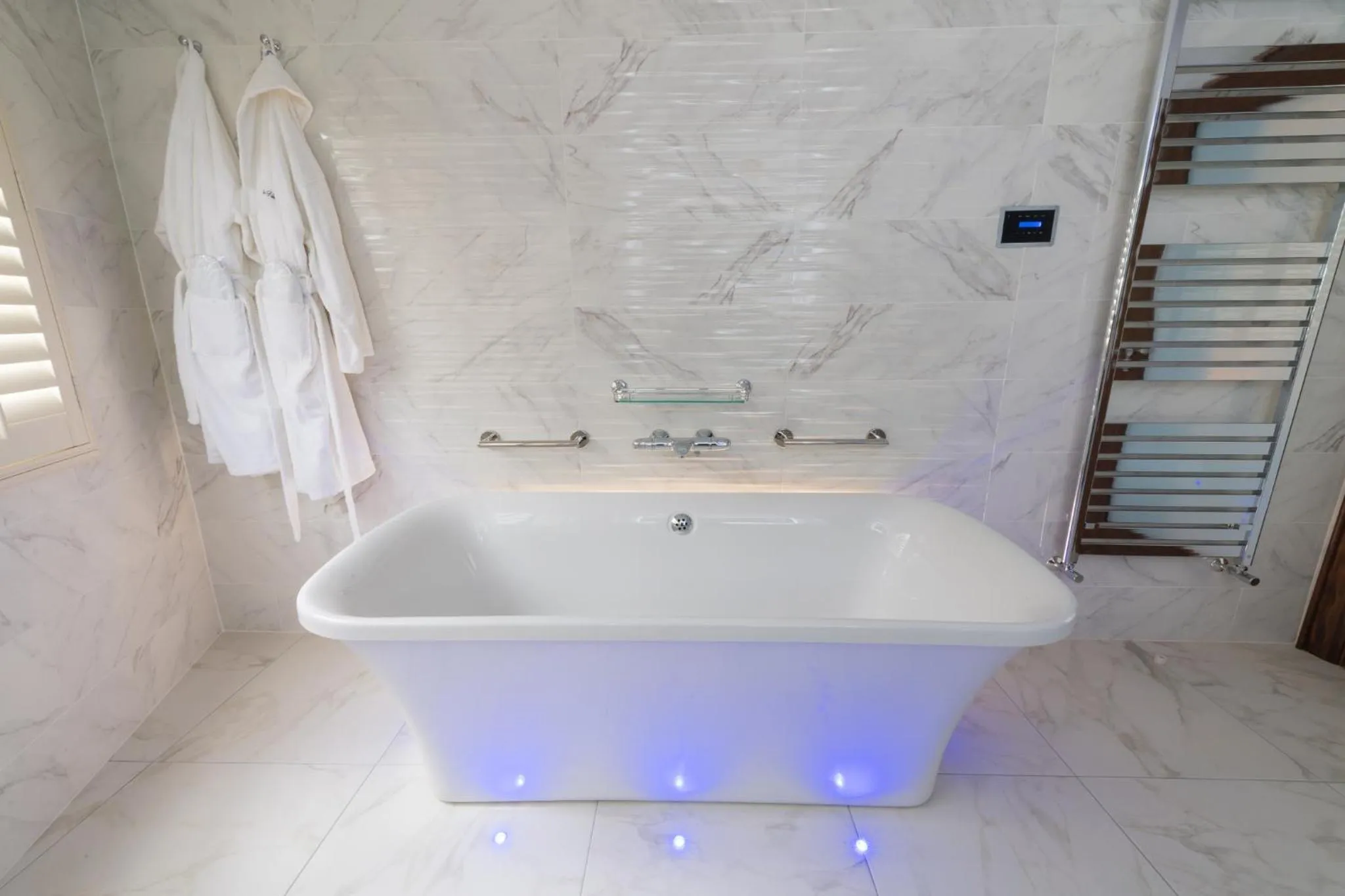 Bathroom in The Valley Hotel & Carriage Gardens