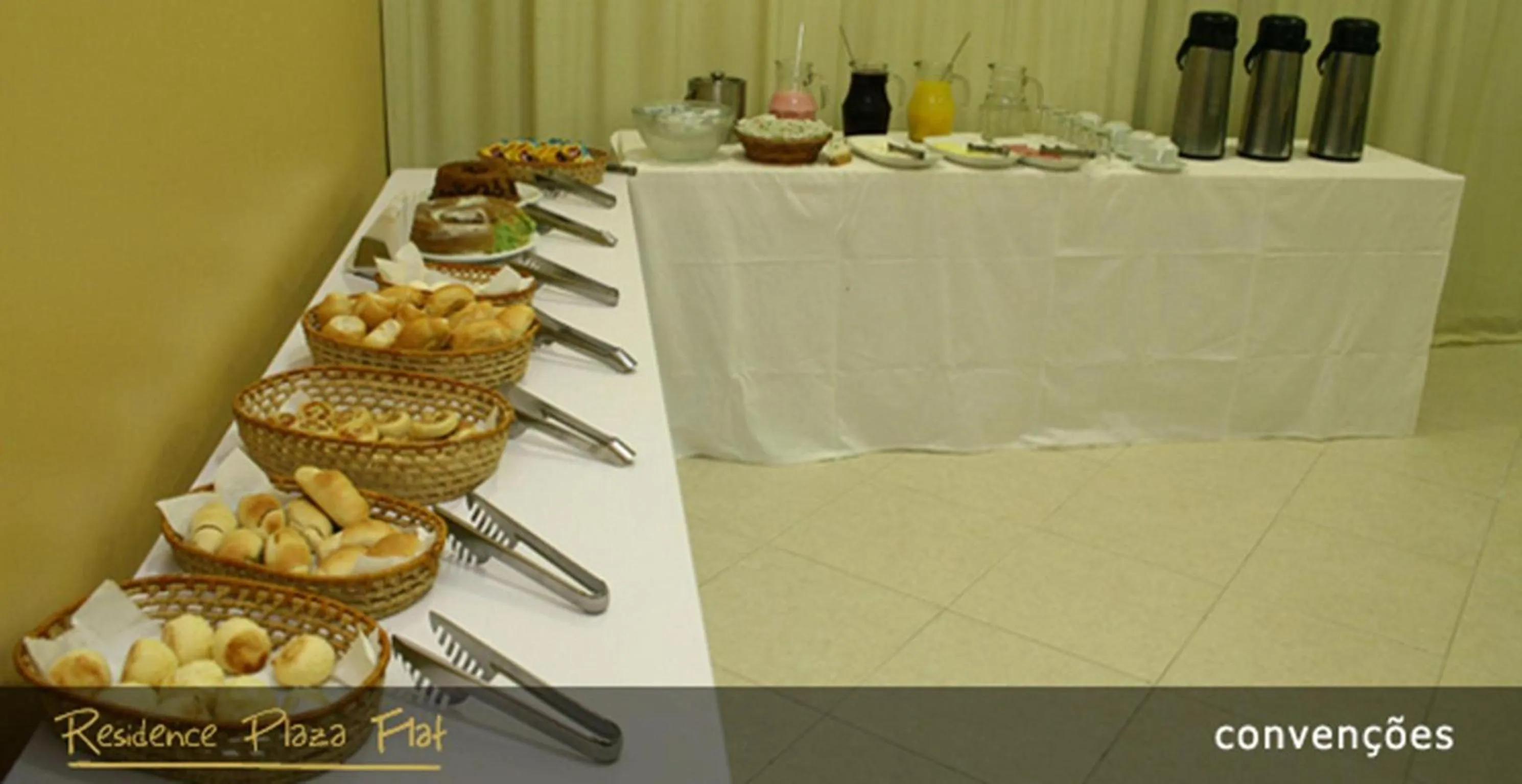 Restaurant/places to eat in Residence Plaza Flat