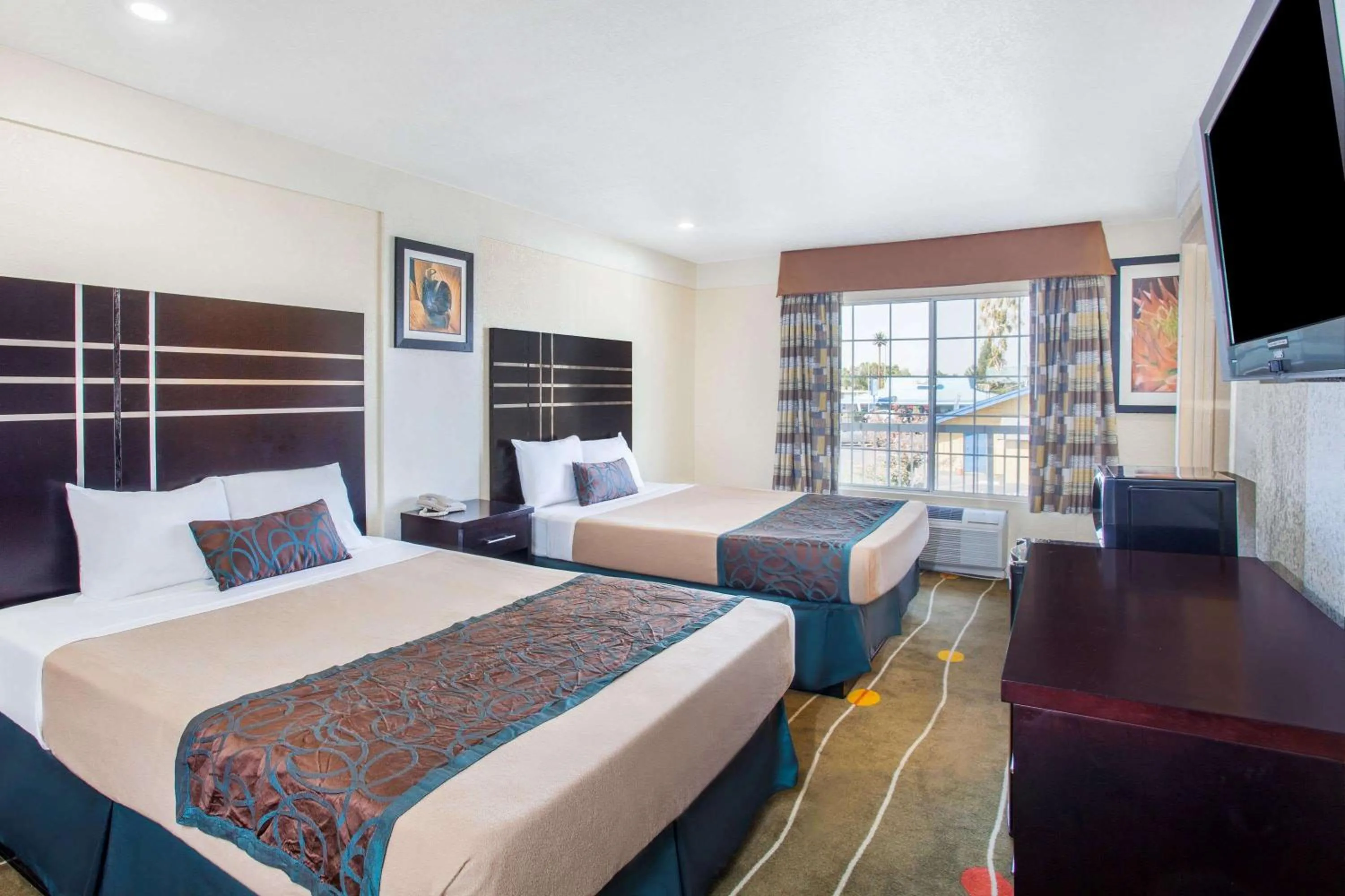 Photo of the whole room in Travelodge by Wyndham Fresno Yosemite Area