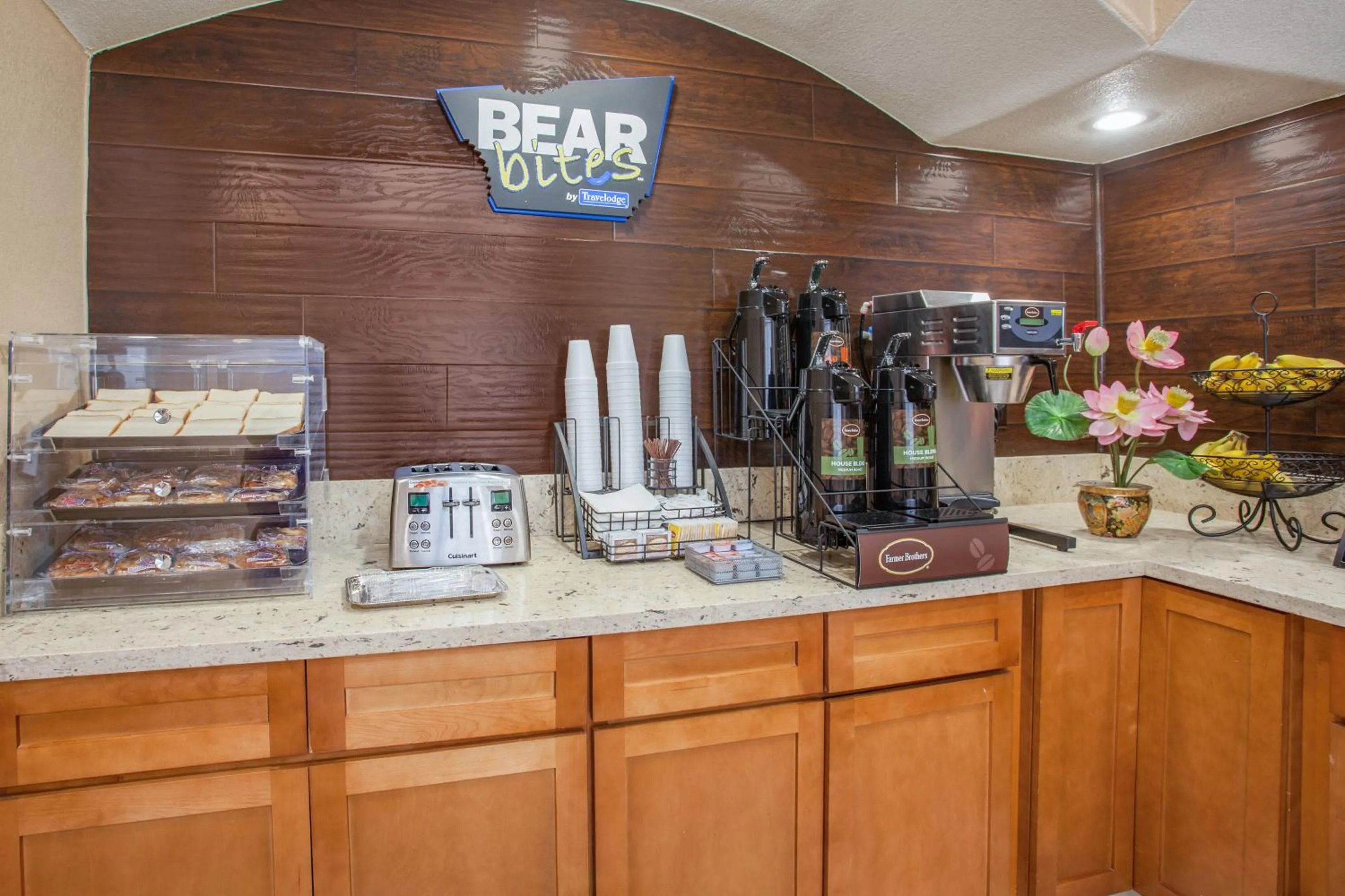 Continental breakfast in Travelodge by Wyndham Fresno Yosemite Area