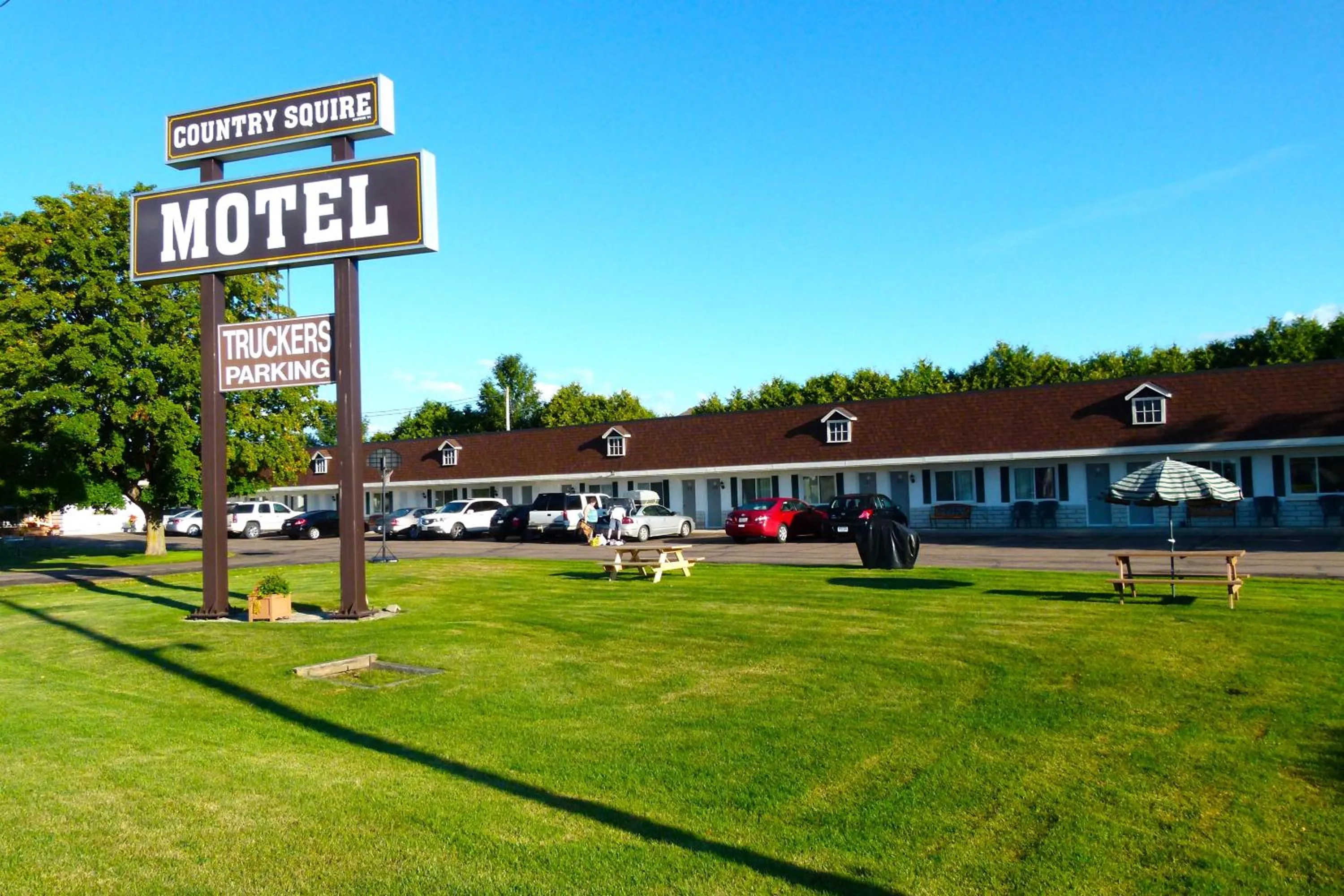 Country Squire Motel