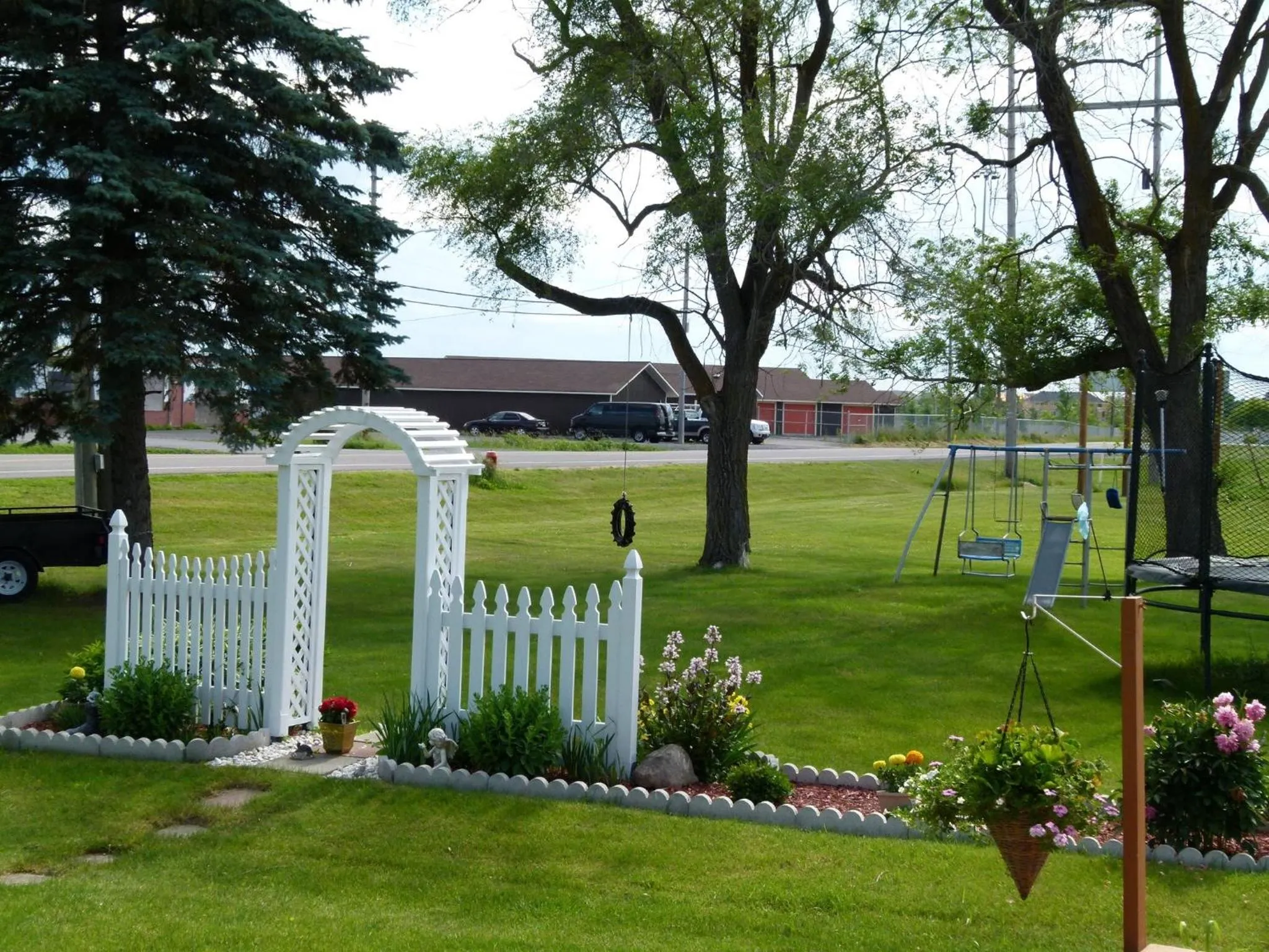 Garden in Country Squire Motel