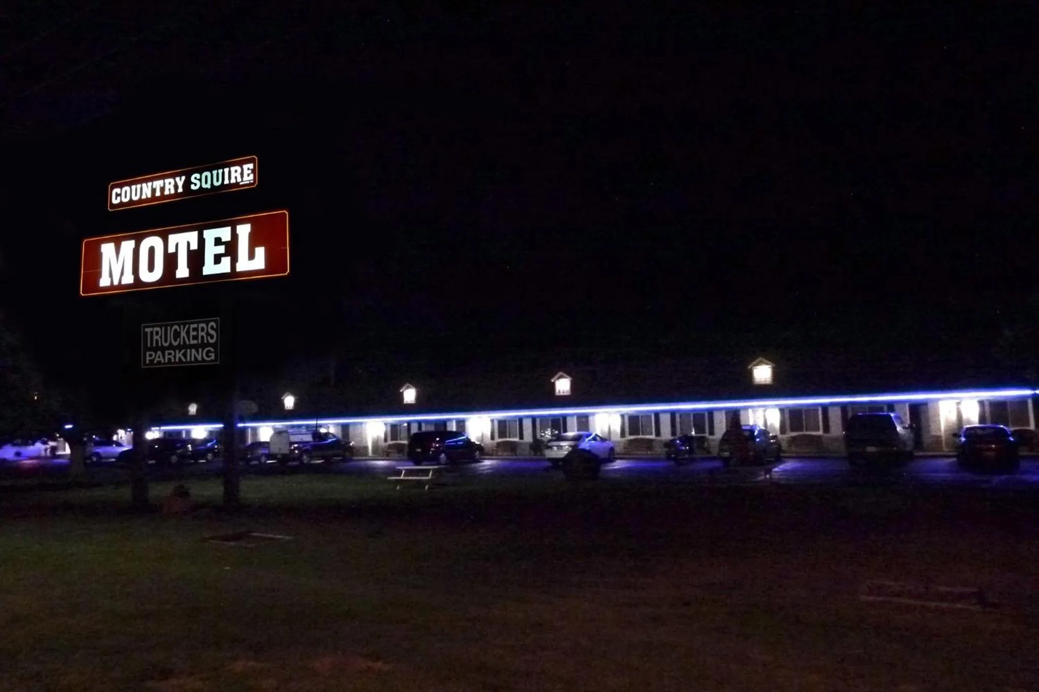 Property building in Country Squire Motel