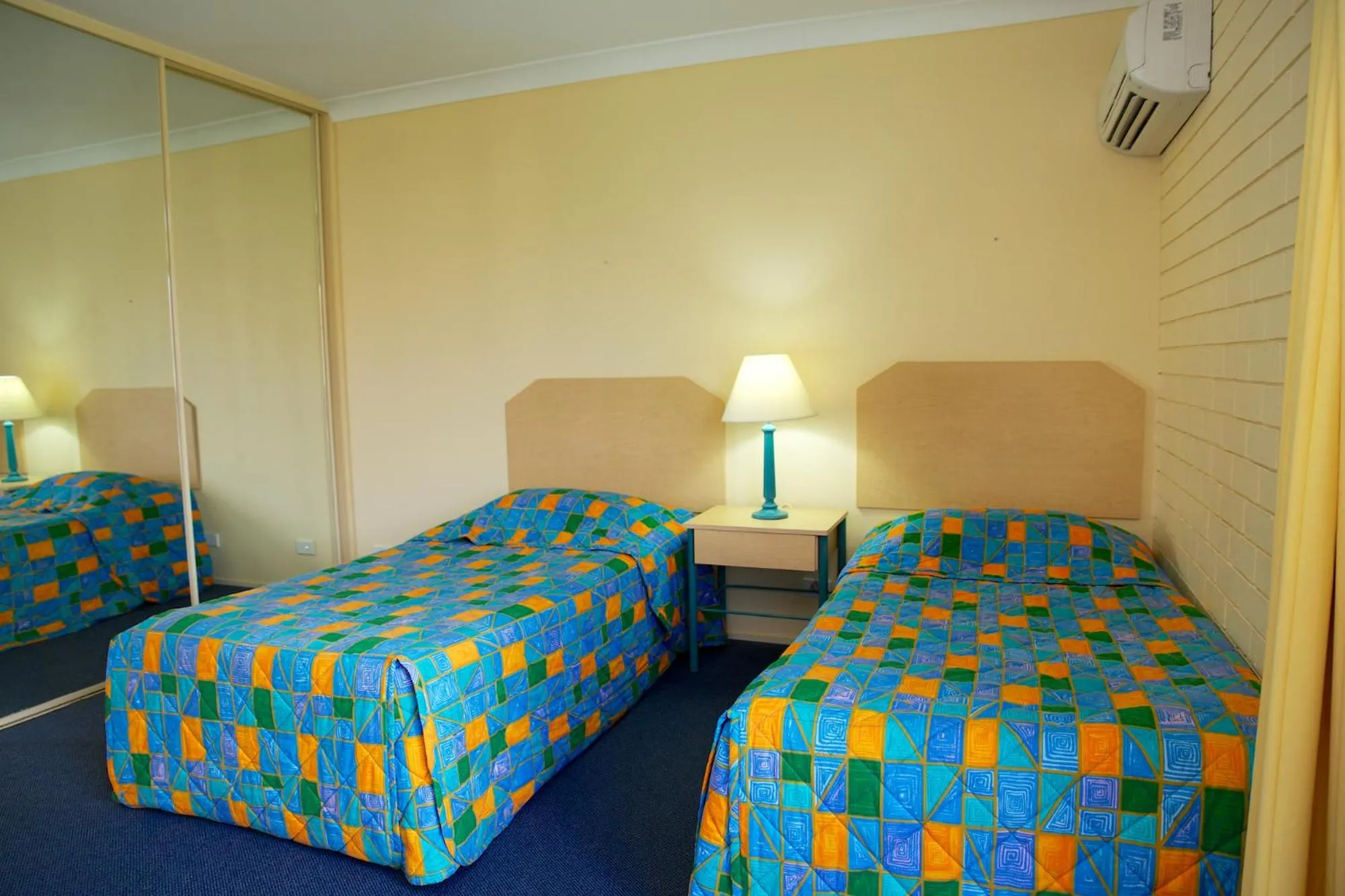 Bed in Harbour Side Resort