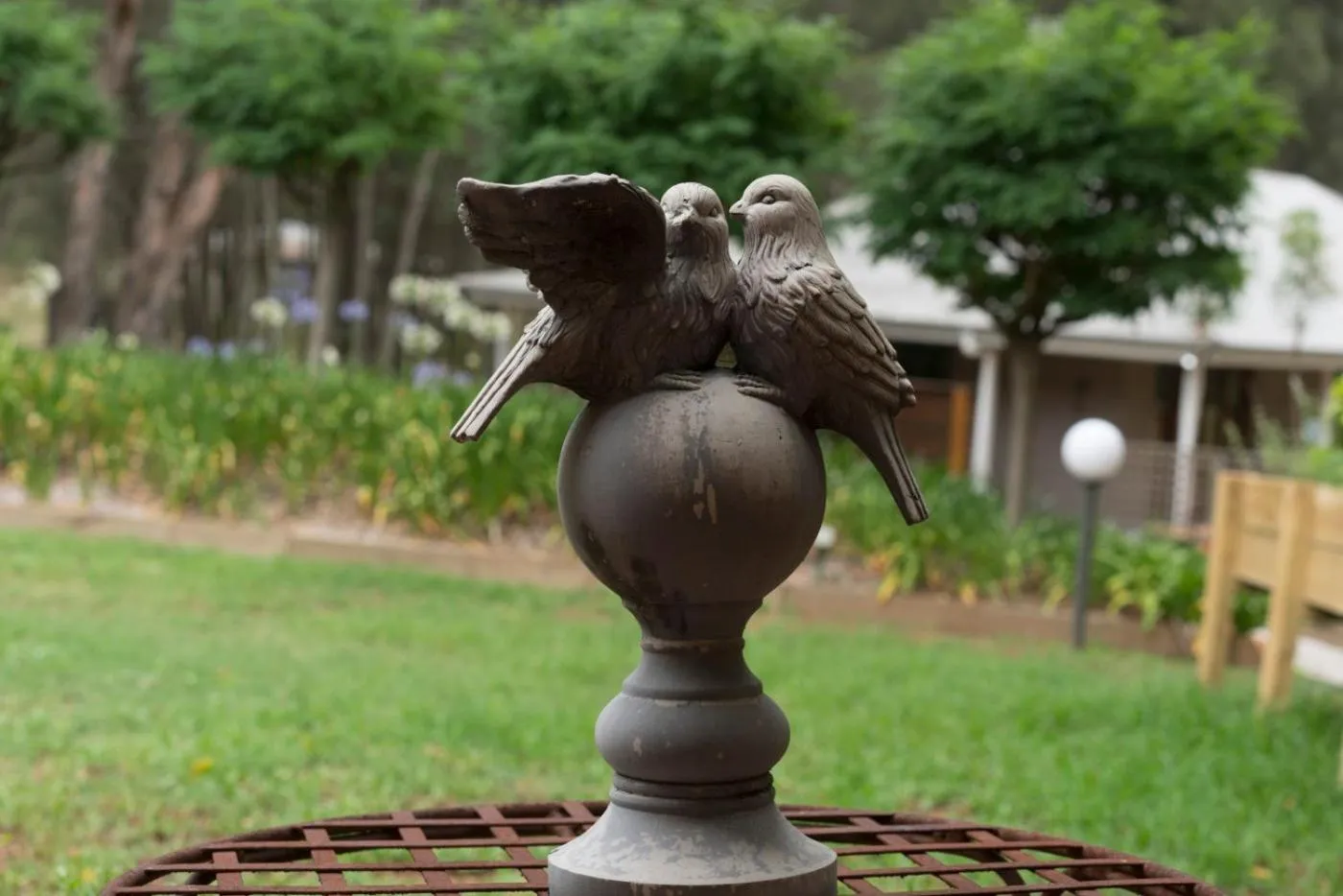 Thistle Hill Guesthouse - walk to many wineries and restaurants