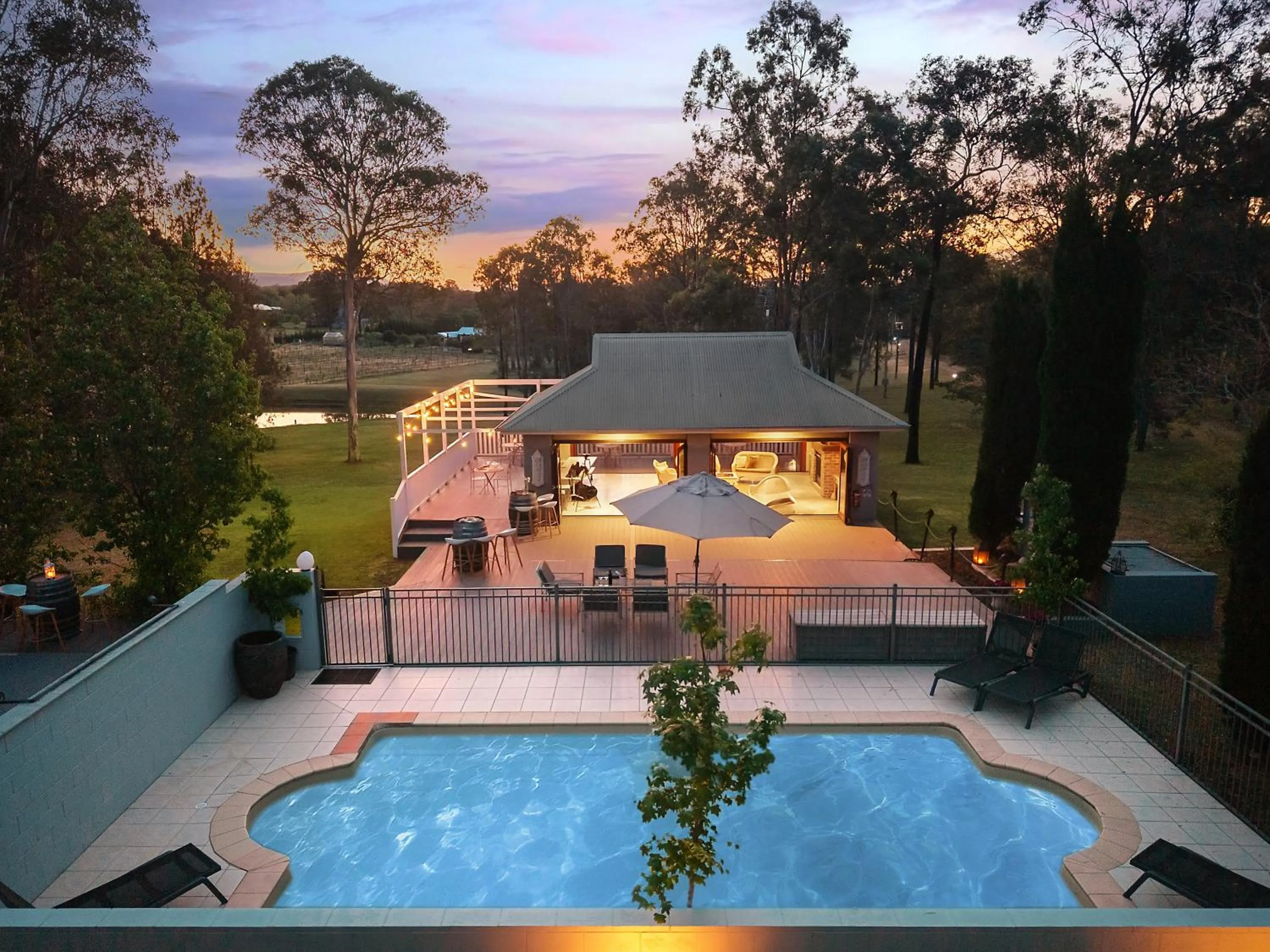 Thistle Hill Guesthouse - walk to many wineries and restaurants