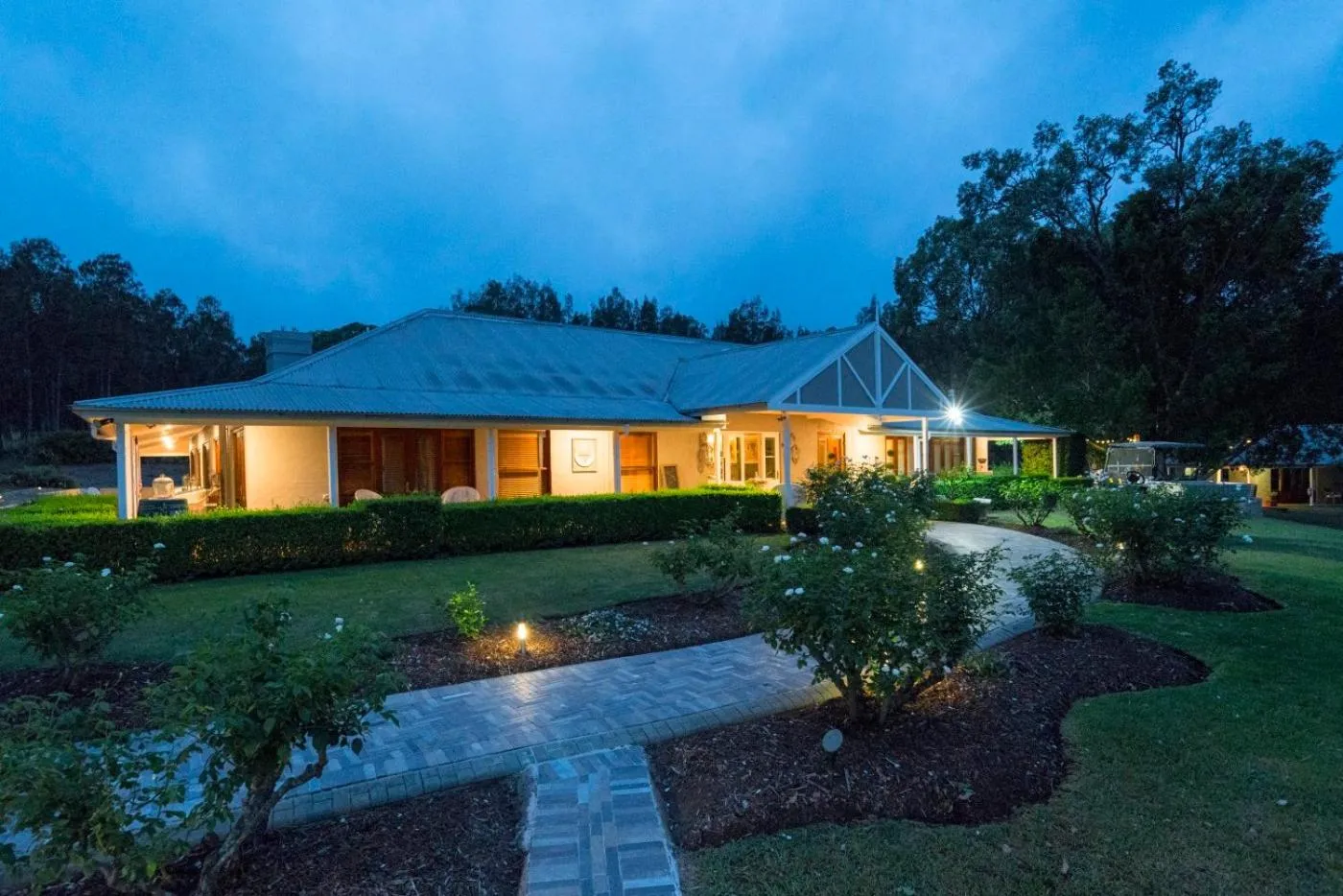 Property building in Thistle Hill Guesthouse - walk to many wineries and restaurants