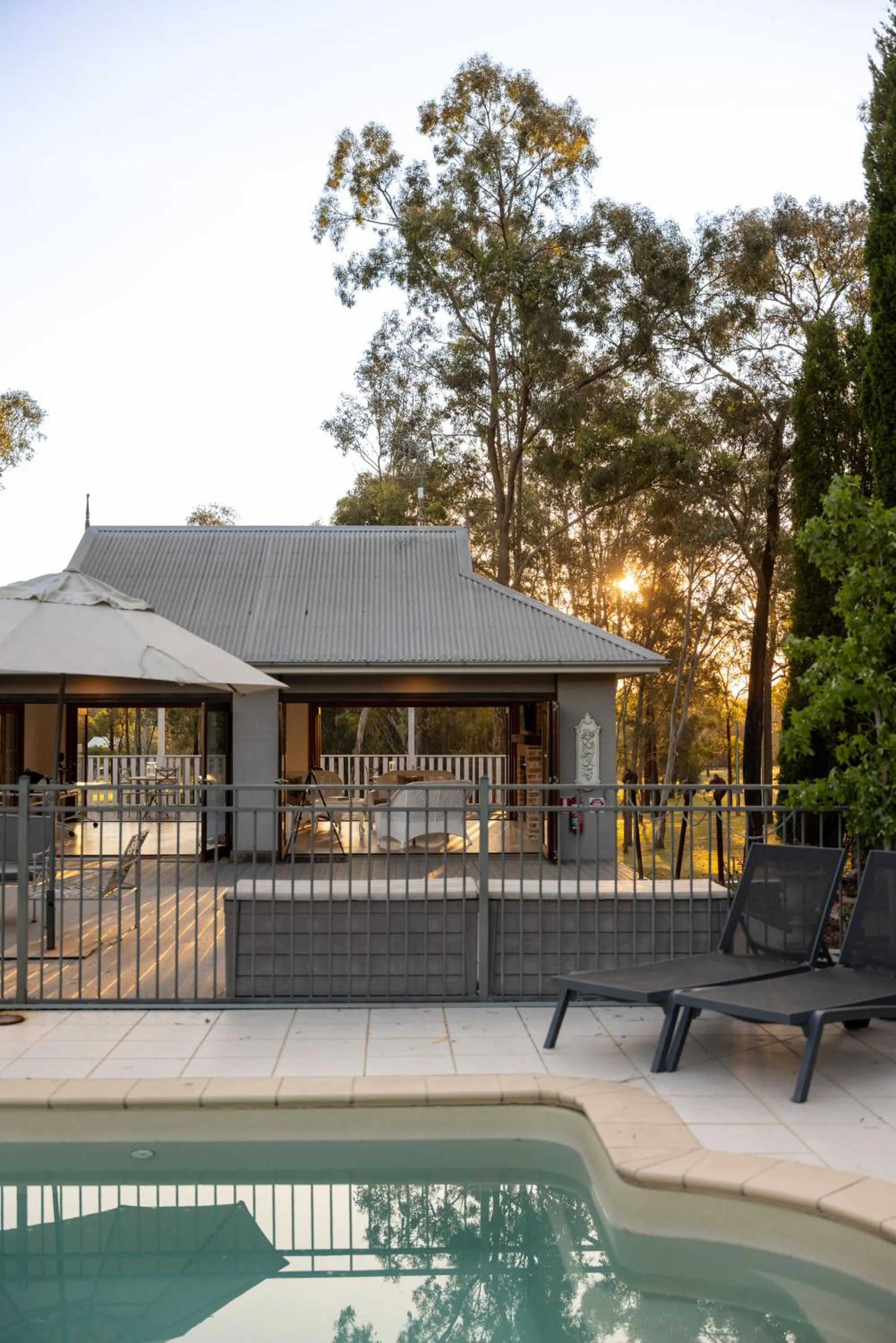 Thistle Hill Guesthouse - walk to many wineries and restaurants