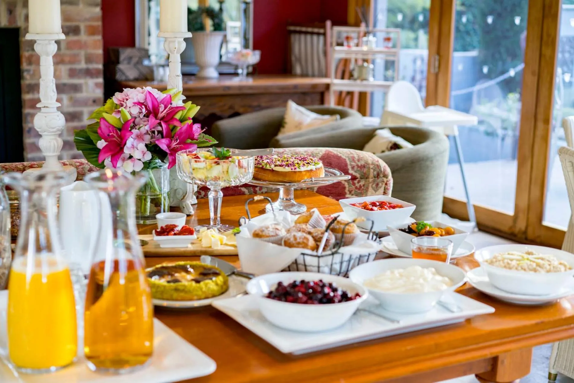 Breakfast in Thistle Hill Guesthouse - walk to many wineries and restaurants