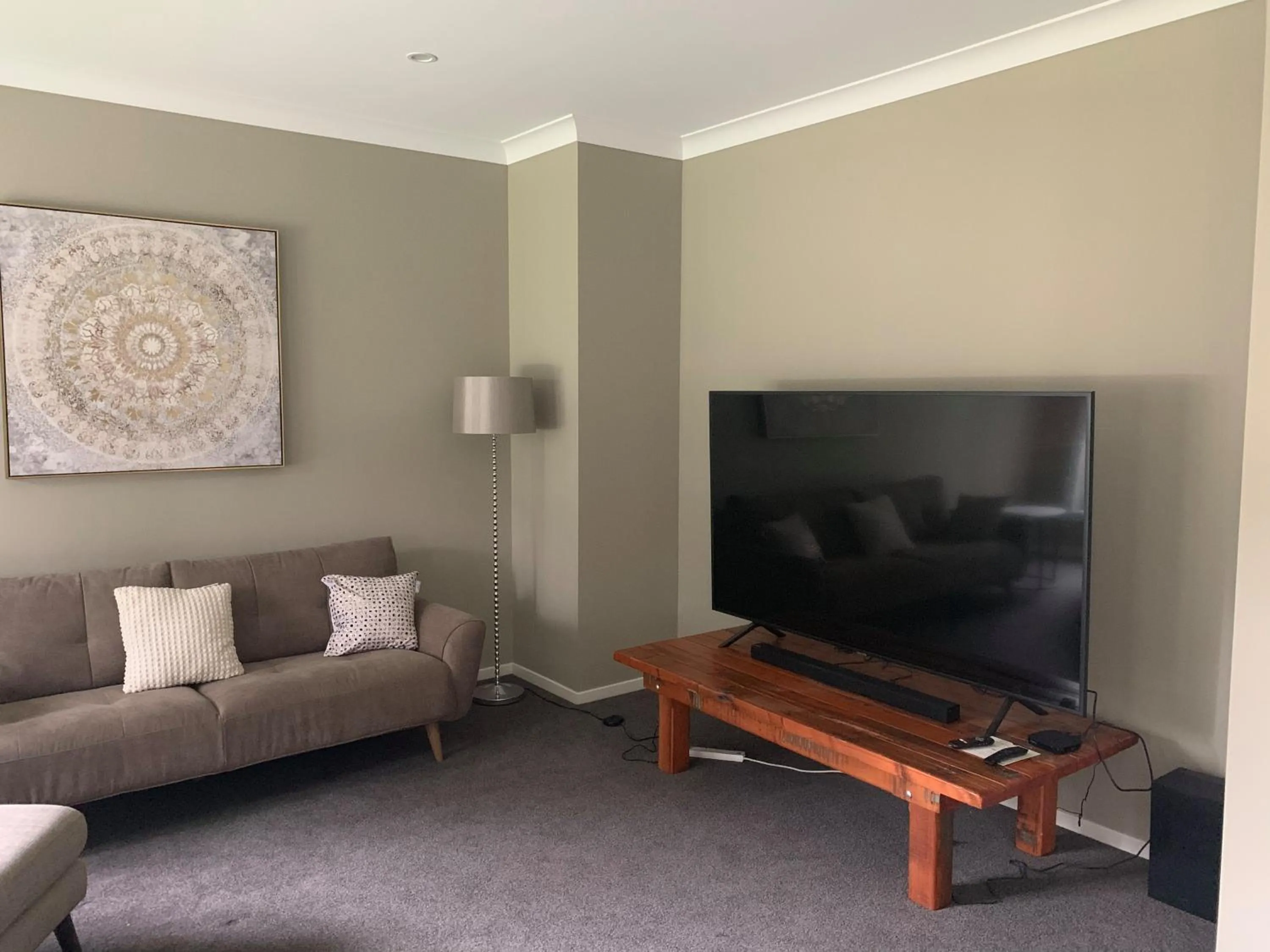 Living room in Thistle Hill Guesthouse - walk to many wineries and restaurants