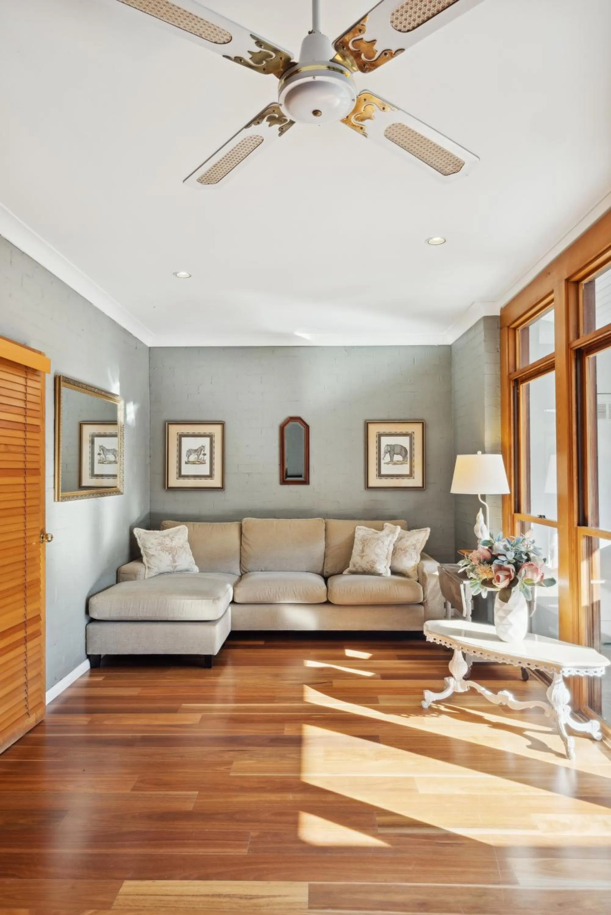 Thistle Hill Guesthouse - walk to many wineries and restaurants