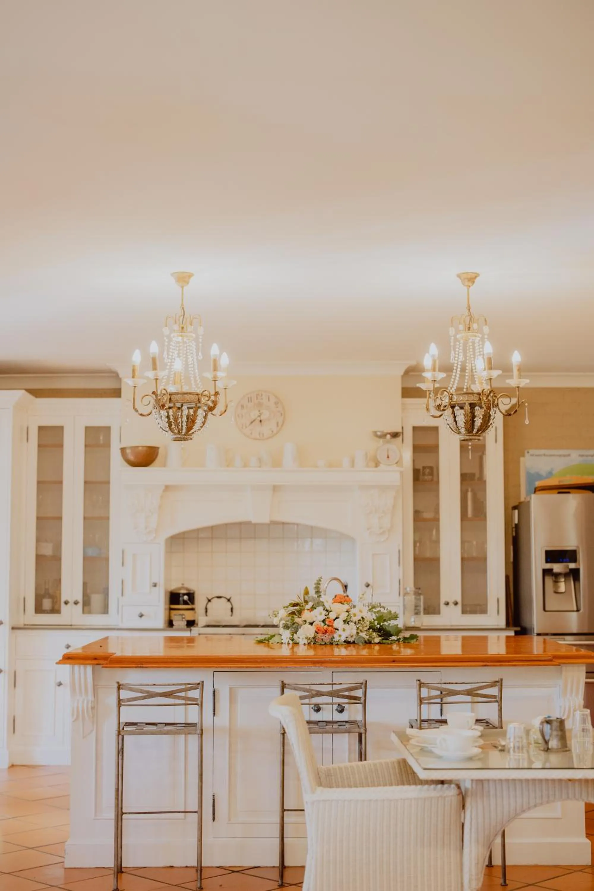 Communal kitchen in Thistle Hill Guesthouse - walk to many wineries and restaurants