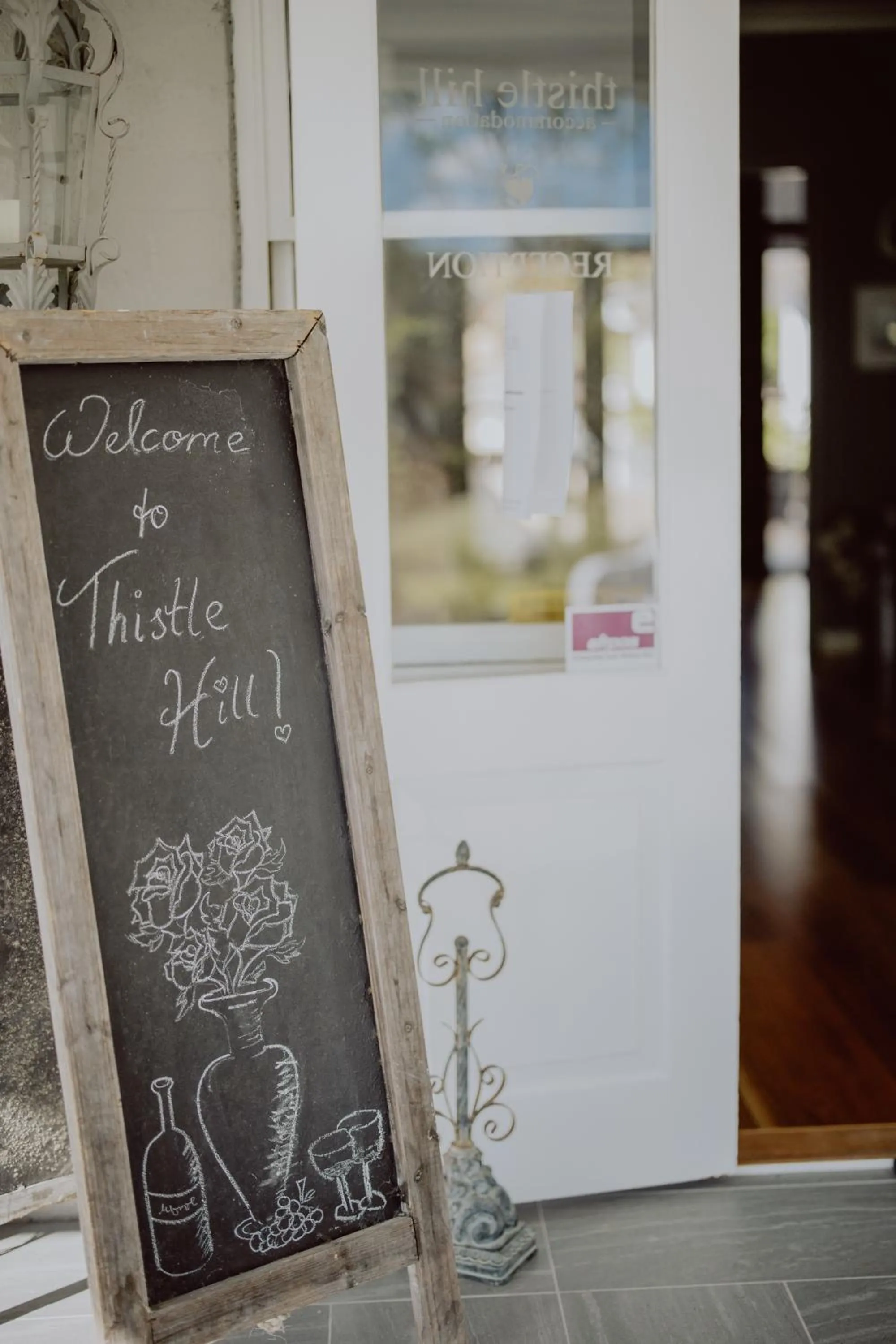 Thistle Hill Guesthouse - walk to many wineries and restaurants