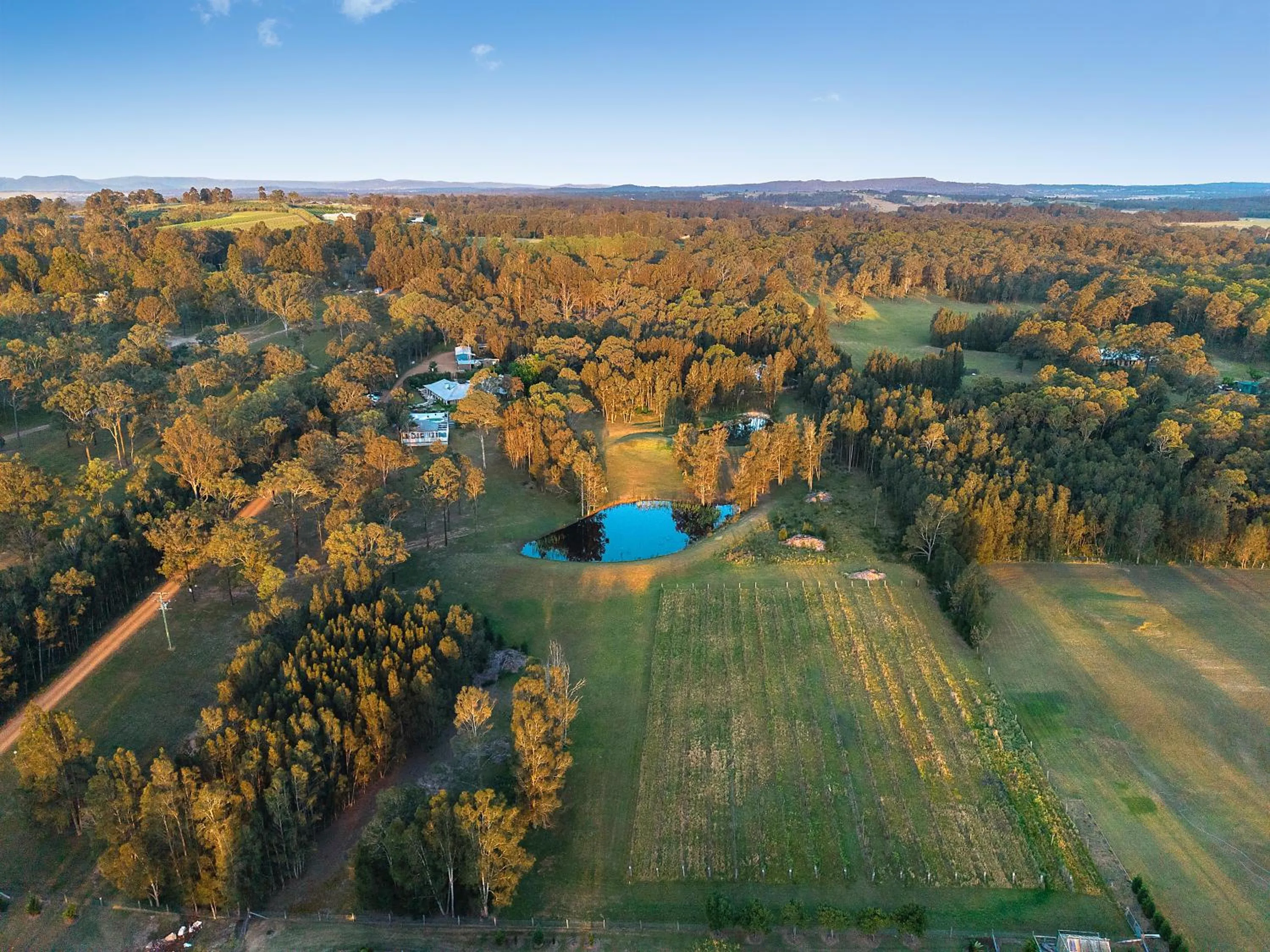 Thistle Hill Guesthouse - walk to many wineries and restaurants