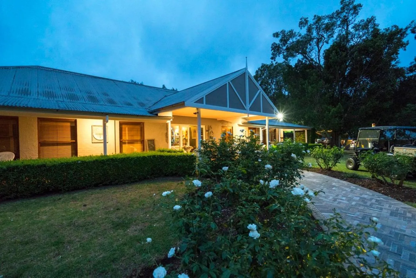 Property building in Thistle Hill Guesthouse - walk to many wineries and restaurants