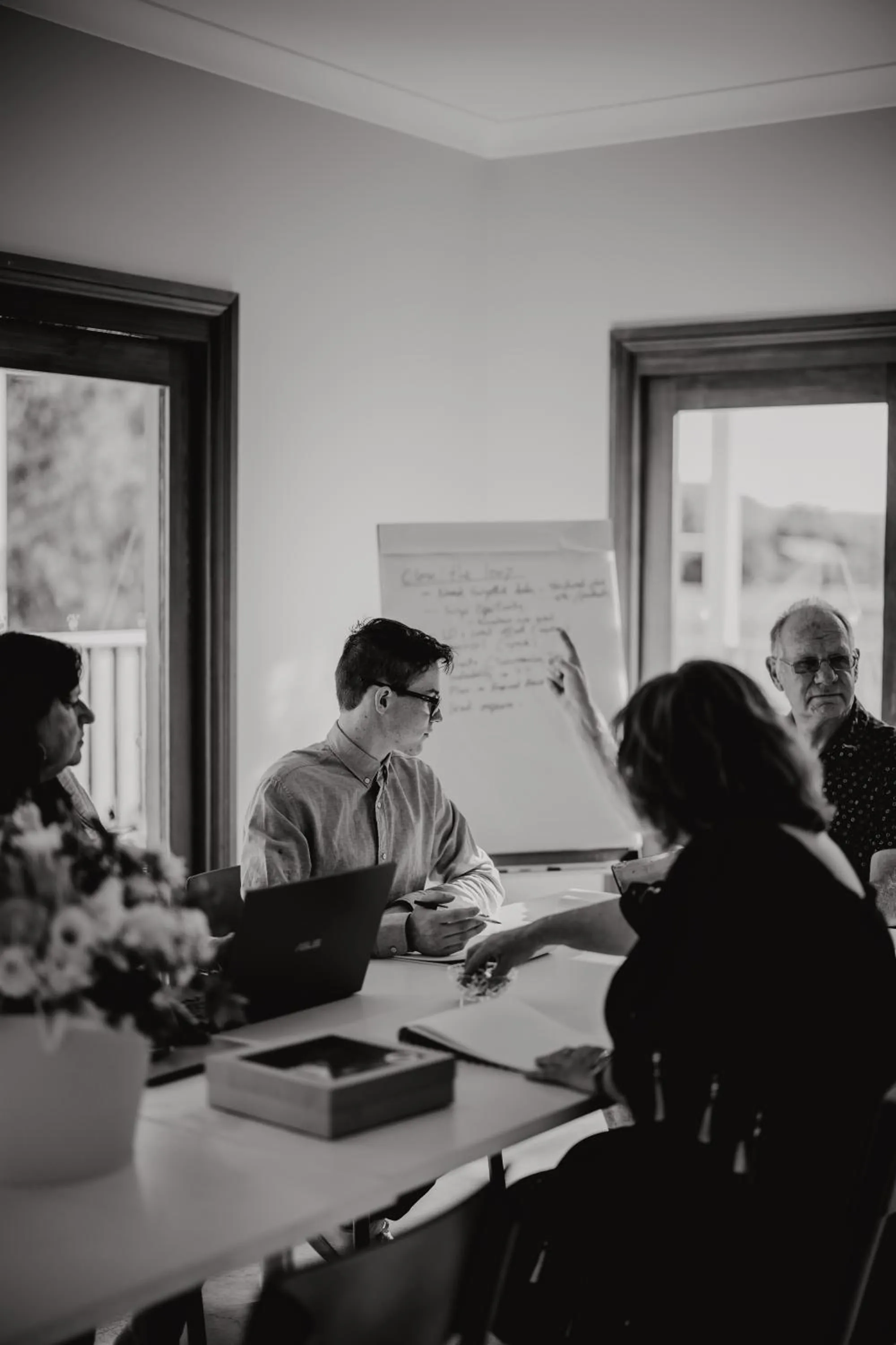 Meeting/conference room in Thistle Hill Guesthouse - walk to many wineries and restaurants