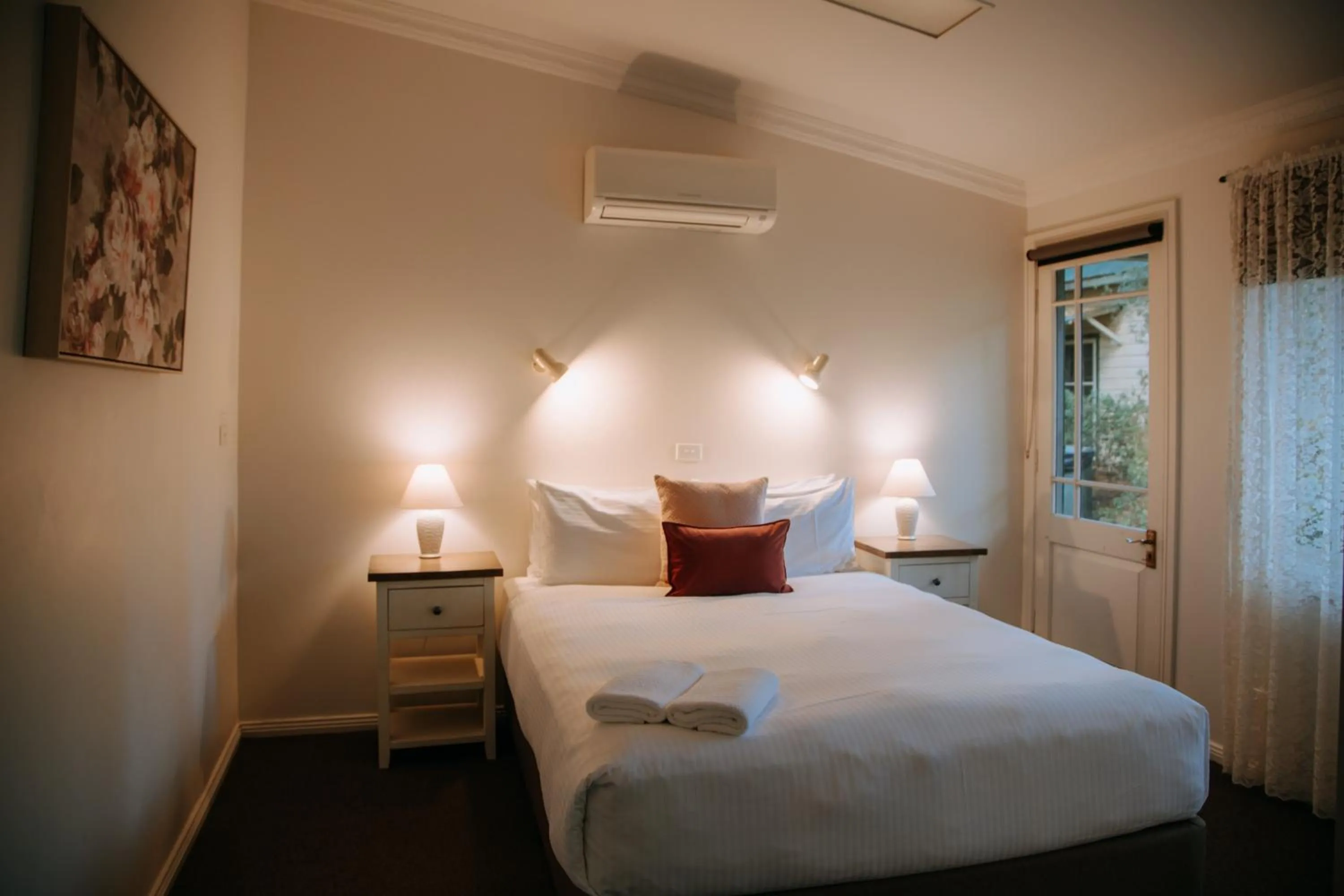 Bed in Federation Gardens & Possums Hideaway