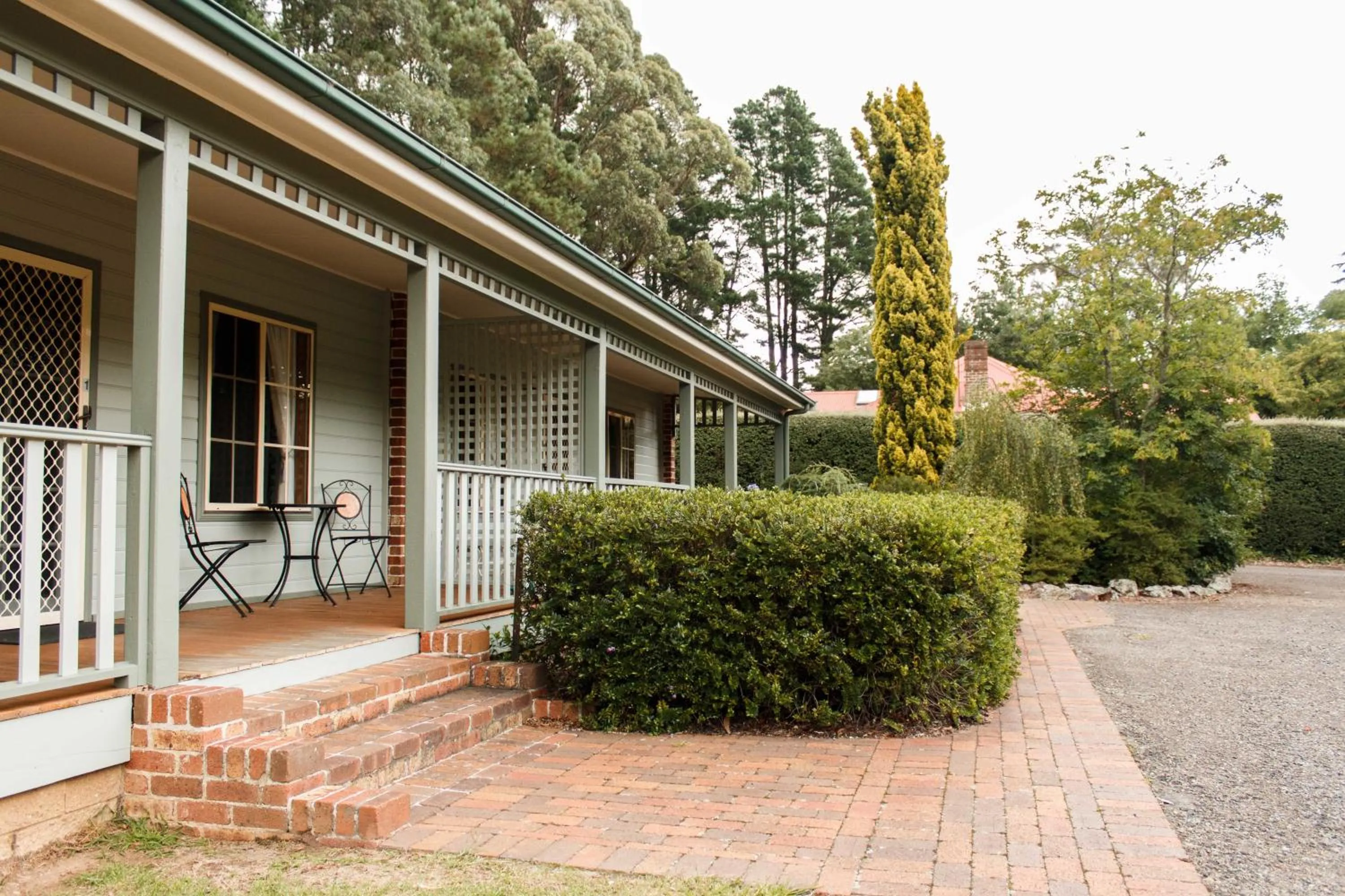 Property building in Federation Gardens & Possums Hideaway