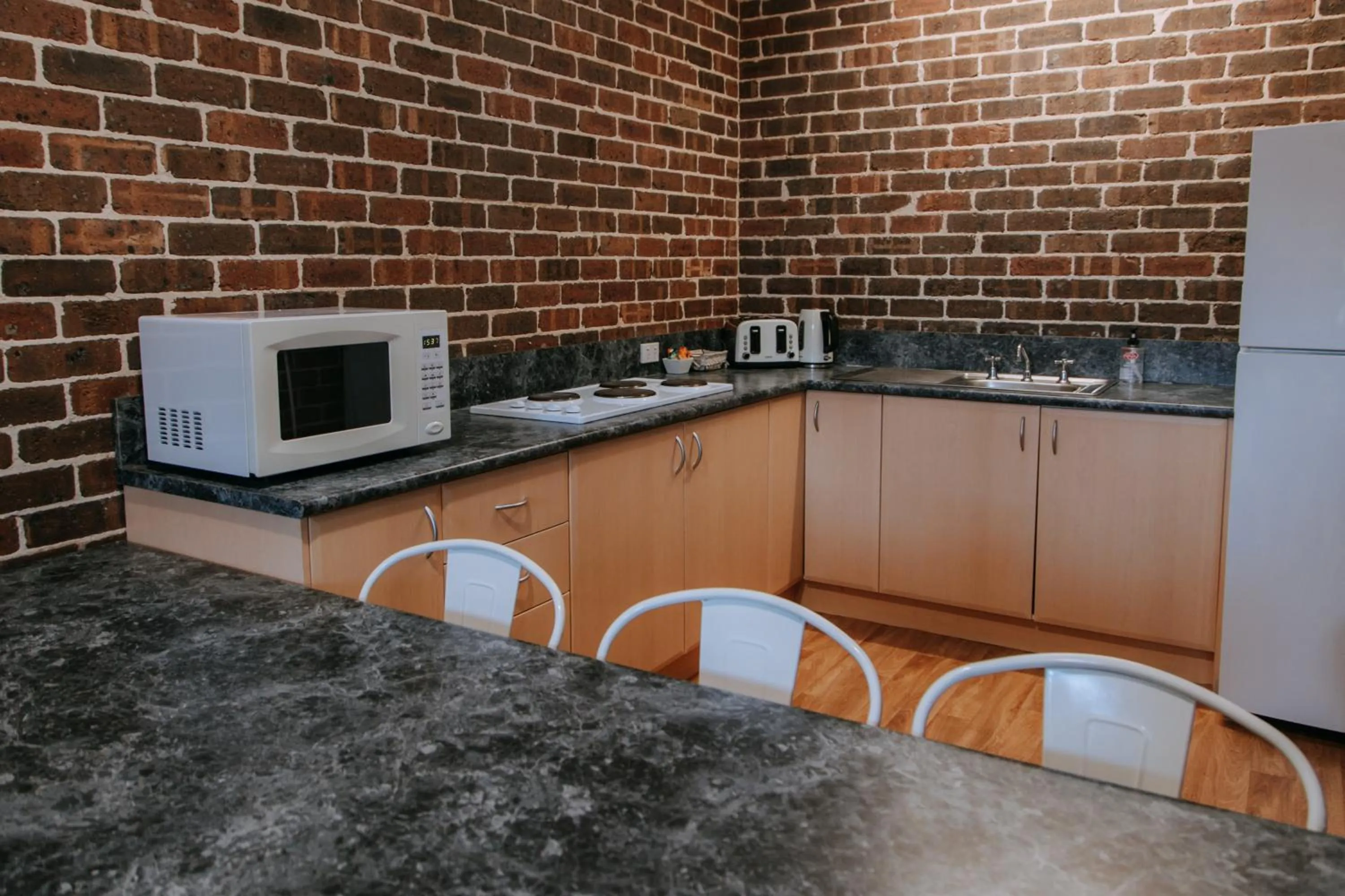 Dining area in Federation Gardens & Possums Hideaway