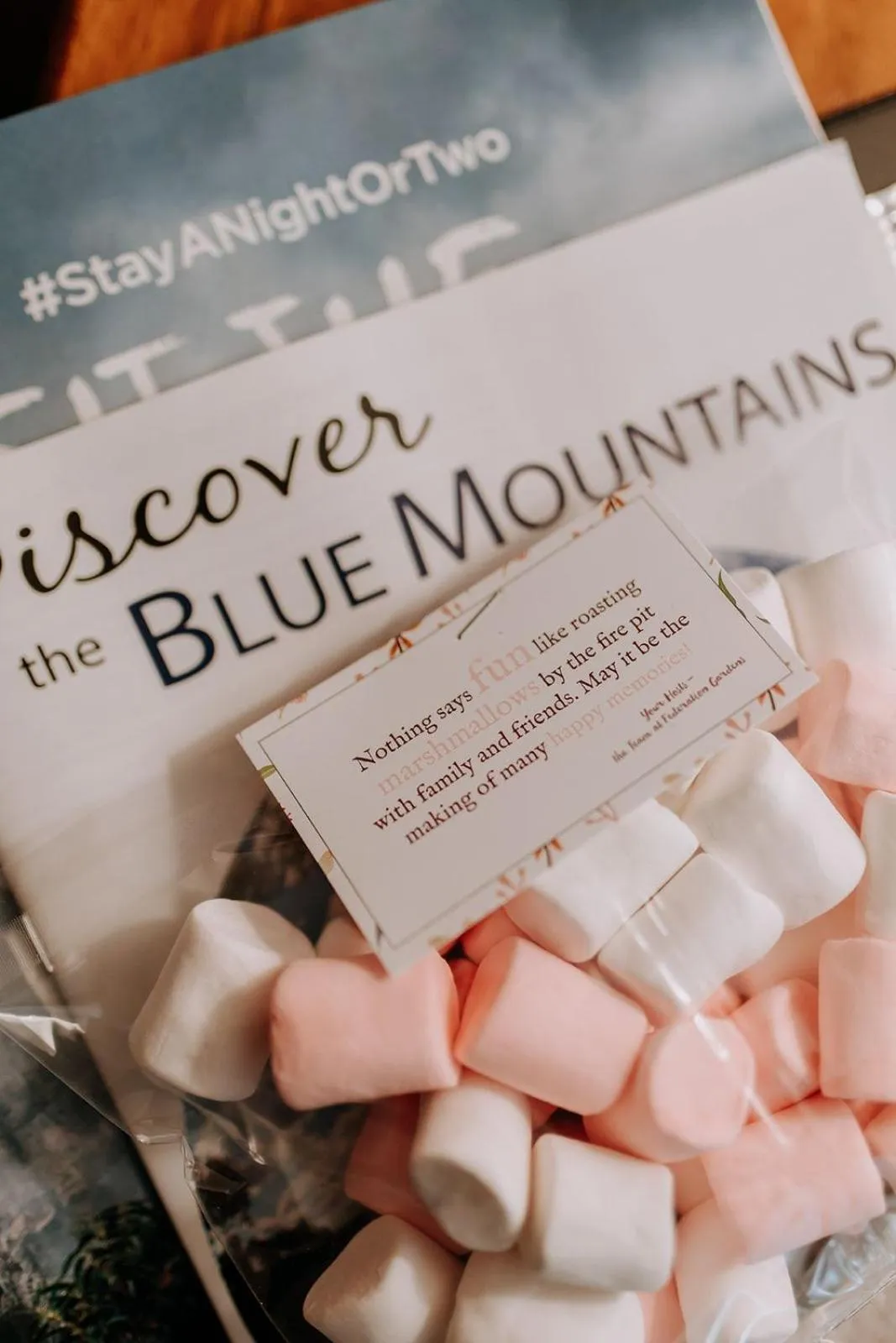 Decorative detail in Federation Gardens & Possums Hideaway