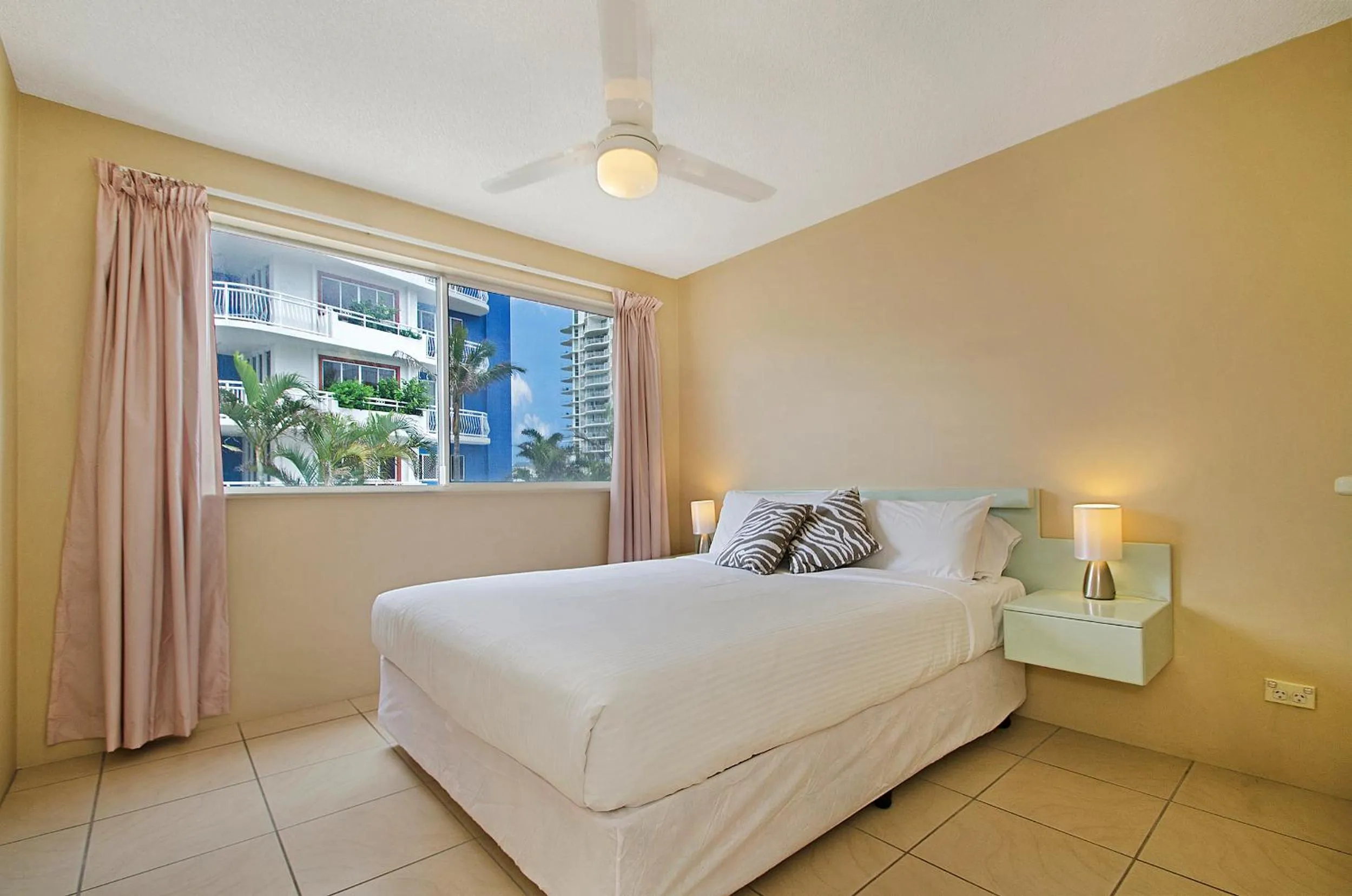 Bedroom, Bed in The Beach Houses Maroochydore