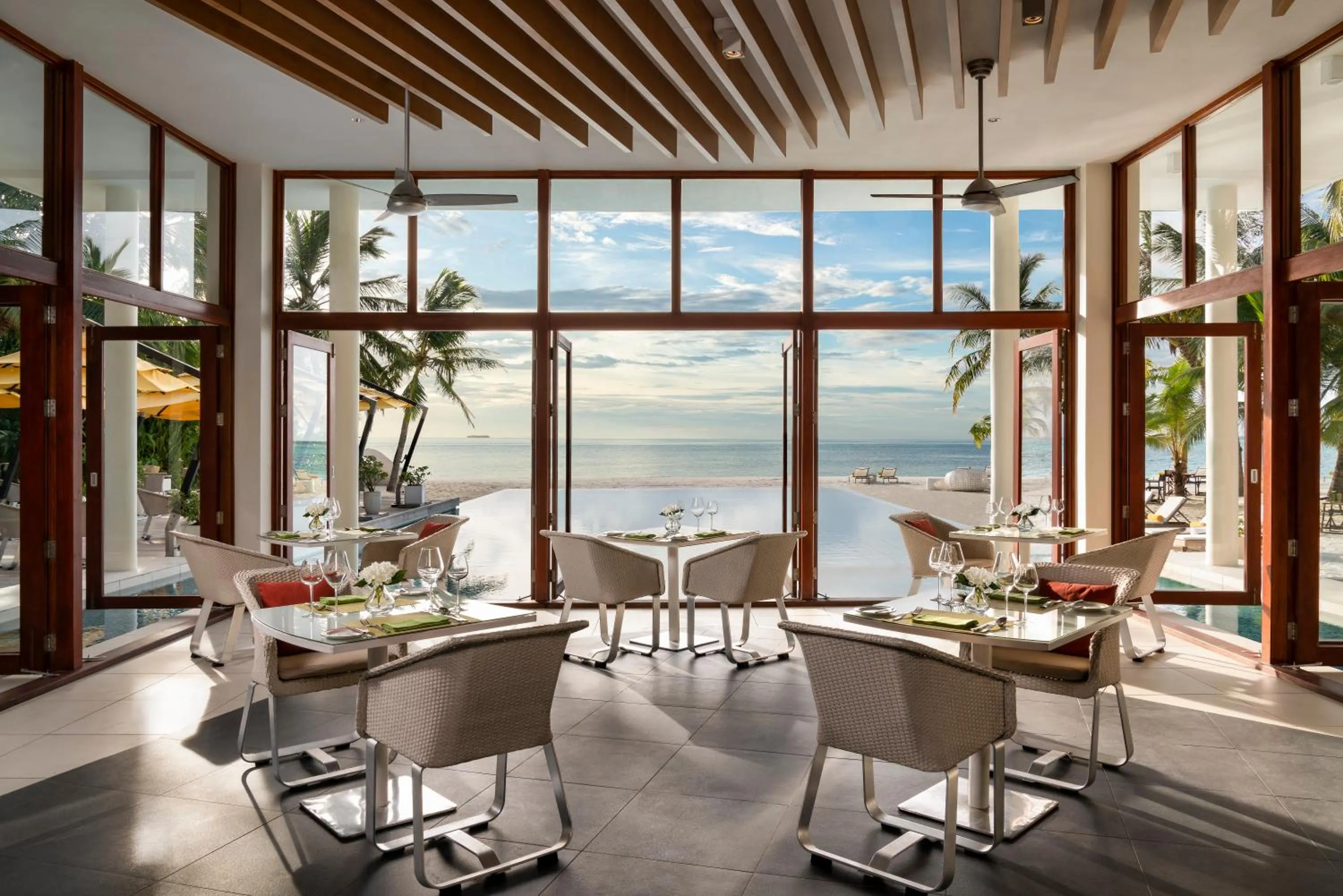 Restaurant/places to eat in Niyama Private Islands Maldives