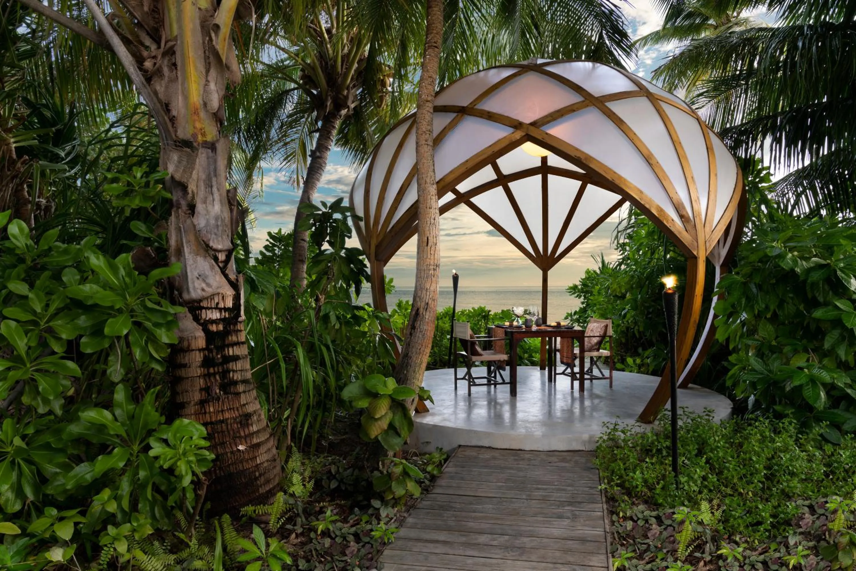 Restaurant/places to eat in Niyama Private Islands Maldives