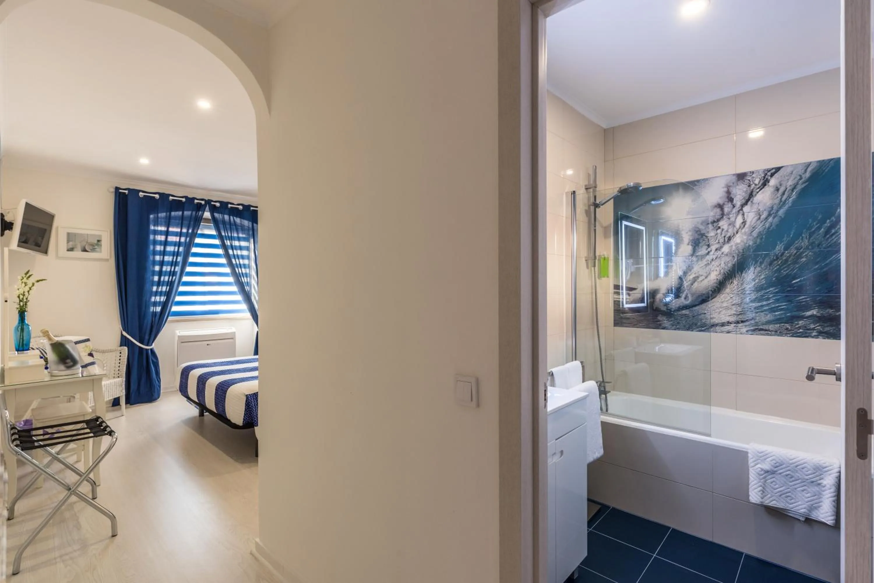 Bed in Suites @ Portarade