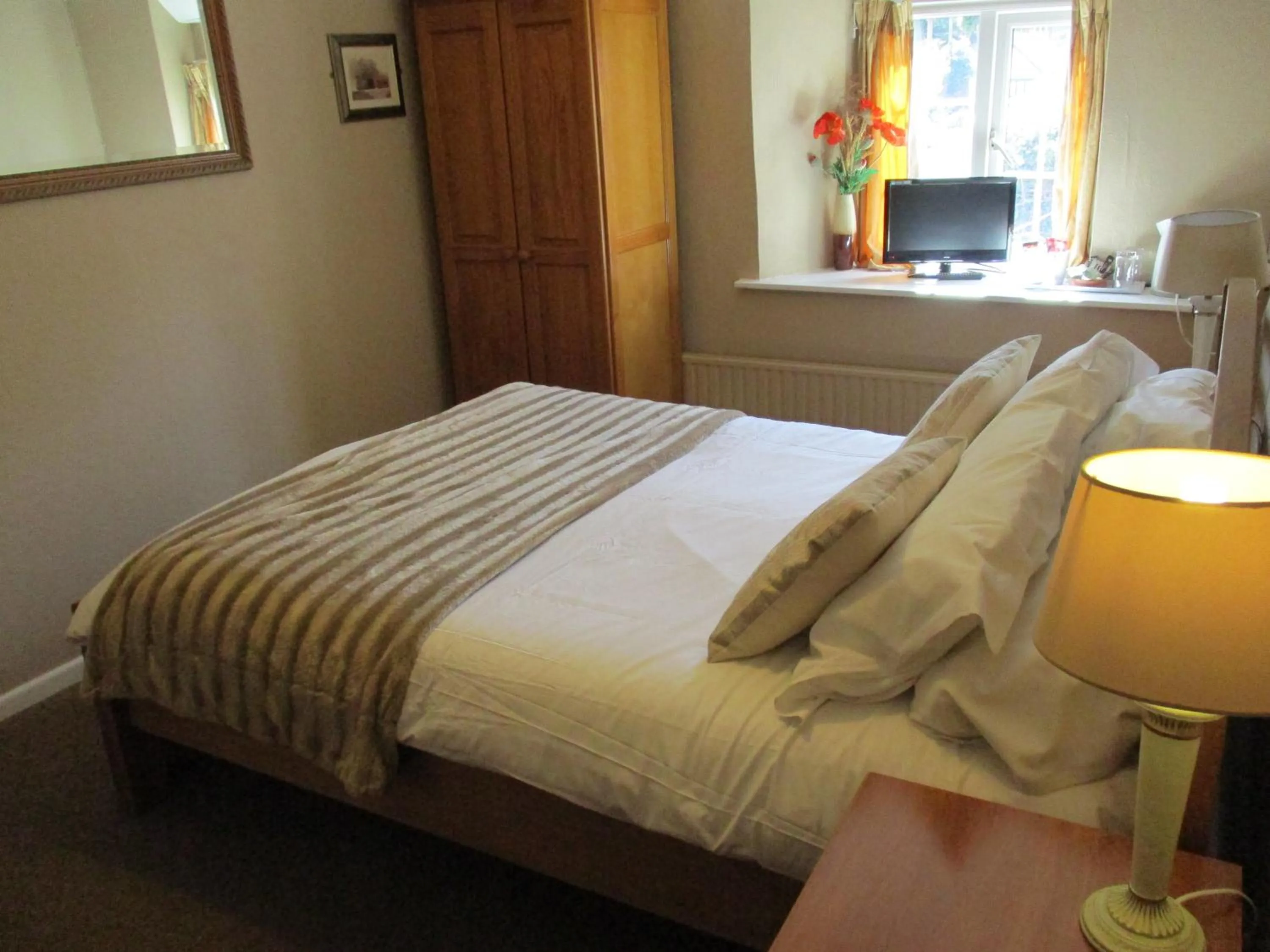 Bed in The White Horse Inn