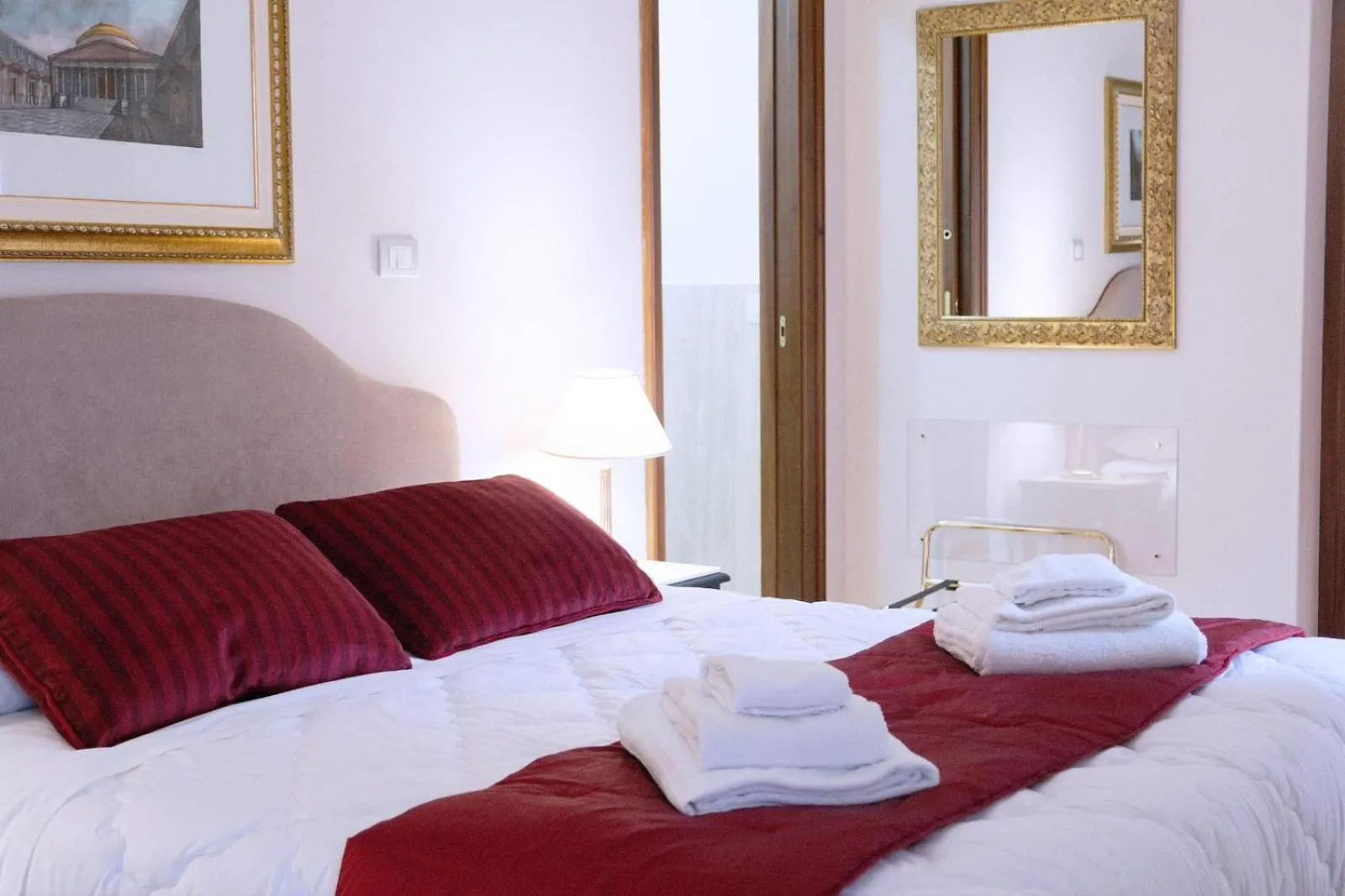 Bedroom, Bed in Affittacamere Boncompagni Suite