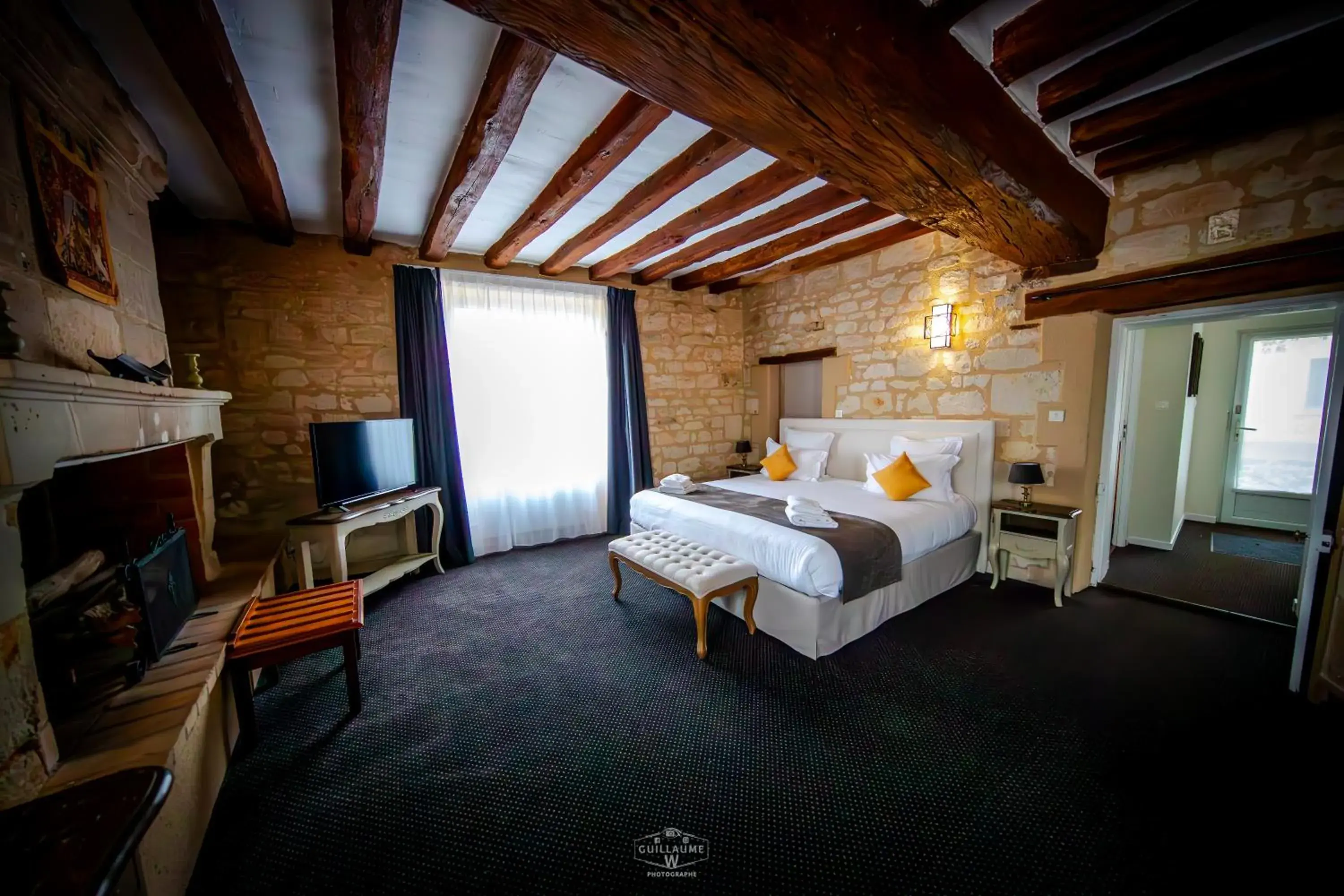 Suite - single occupancy in Domaine de Presle Saumur, The Originals Relais Suite - single occupancy in Domaine de Presle Saumur, The Originals Relais