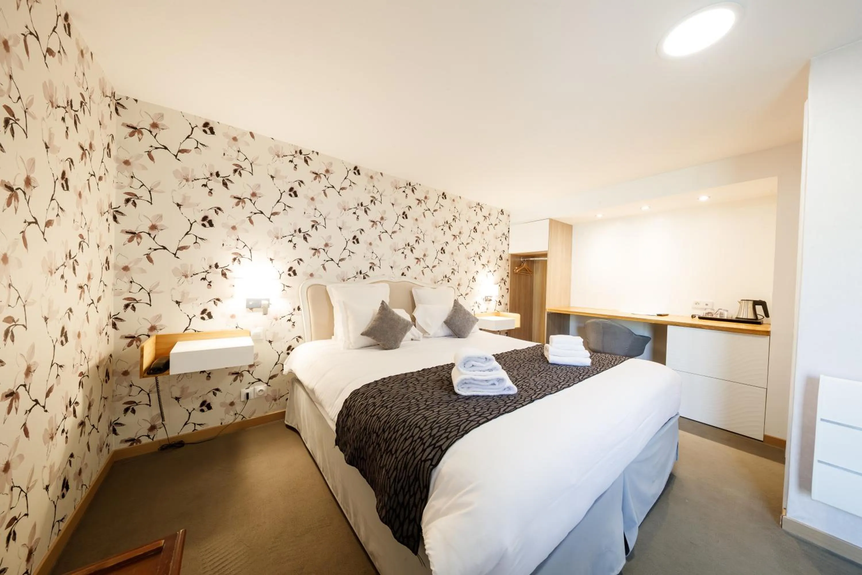 Bed in Domaine de Presle Saumur, The Originals Relais