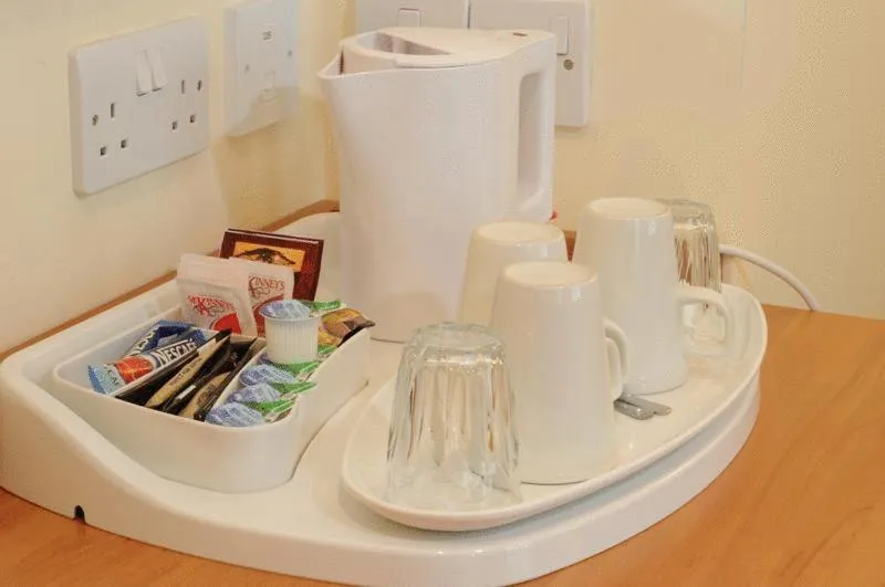 Coffee/tea facilities in Sefton Express Hotel