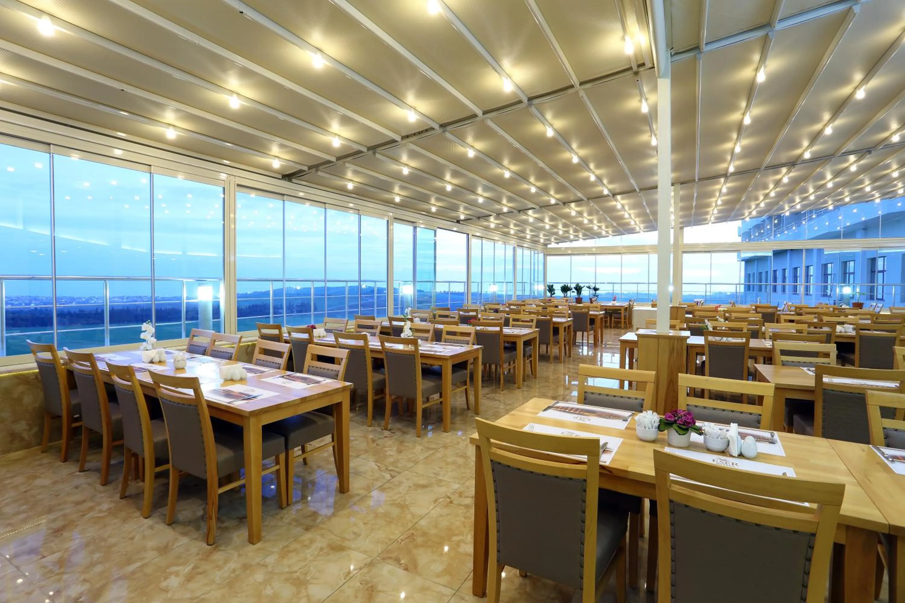 Restaurant/places to eat in Eser Diamond Hotel Spa & Convention Center İstanbul