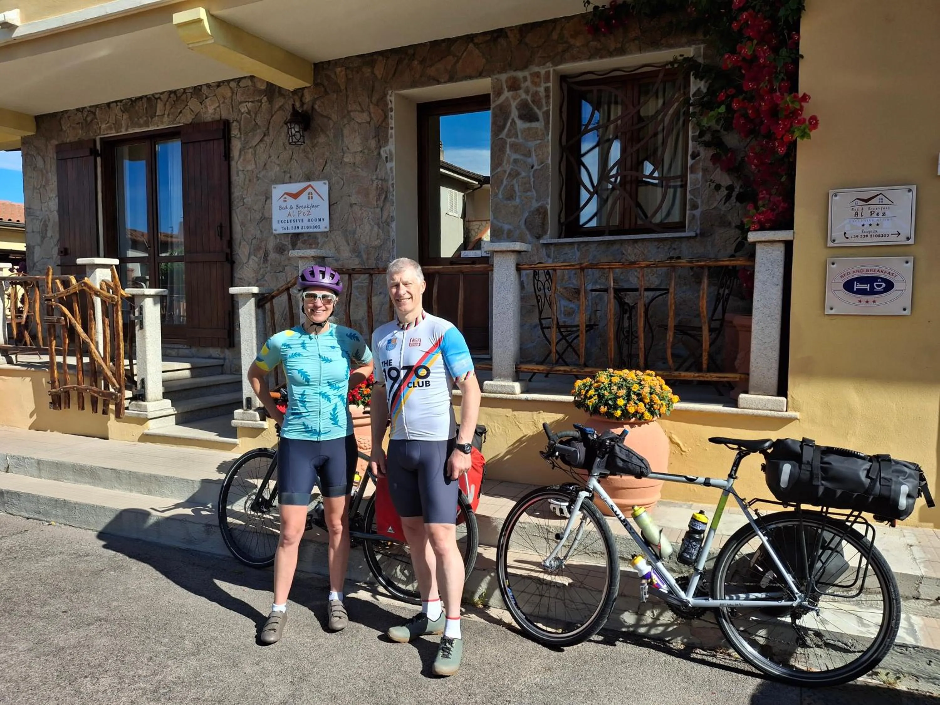 Cycling in AL PEZ exclusive rooms