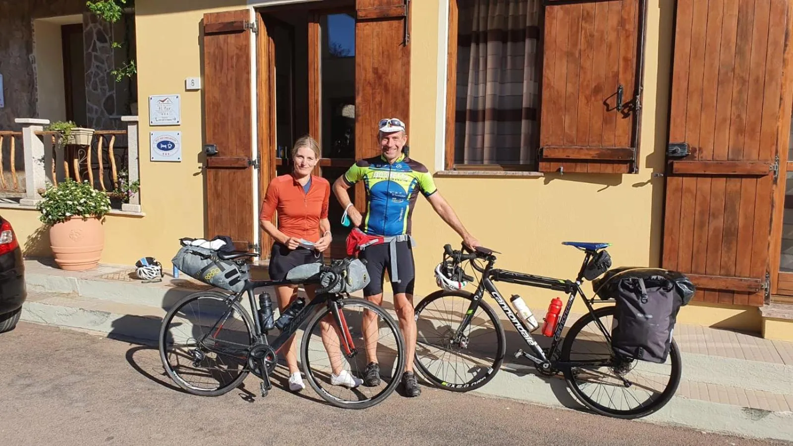 Facade/entrance in AL PEZ exclusive rooms