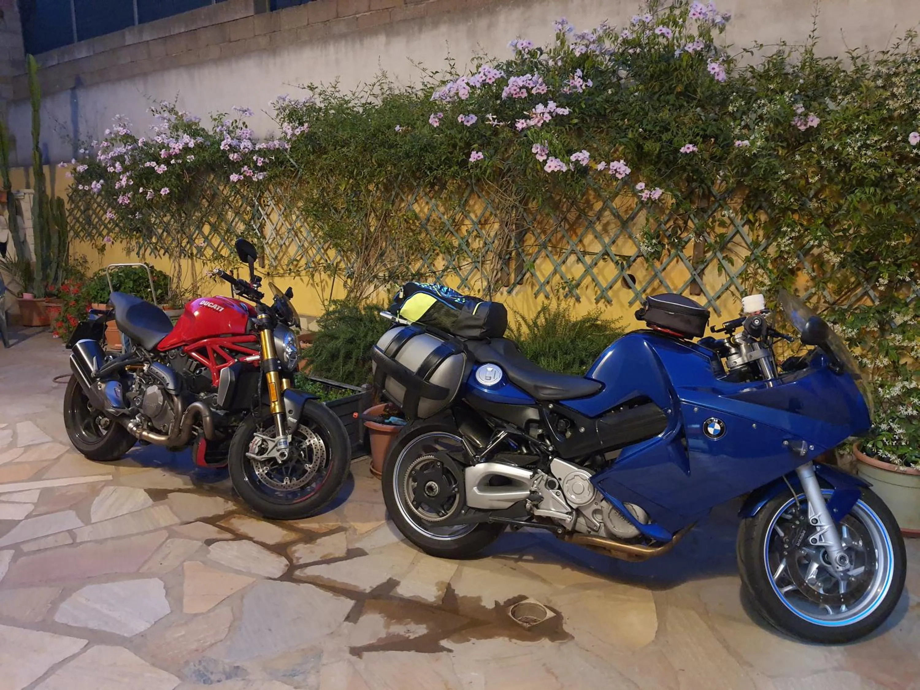 Parking in AL PEZ exclusive rooms