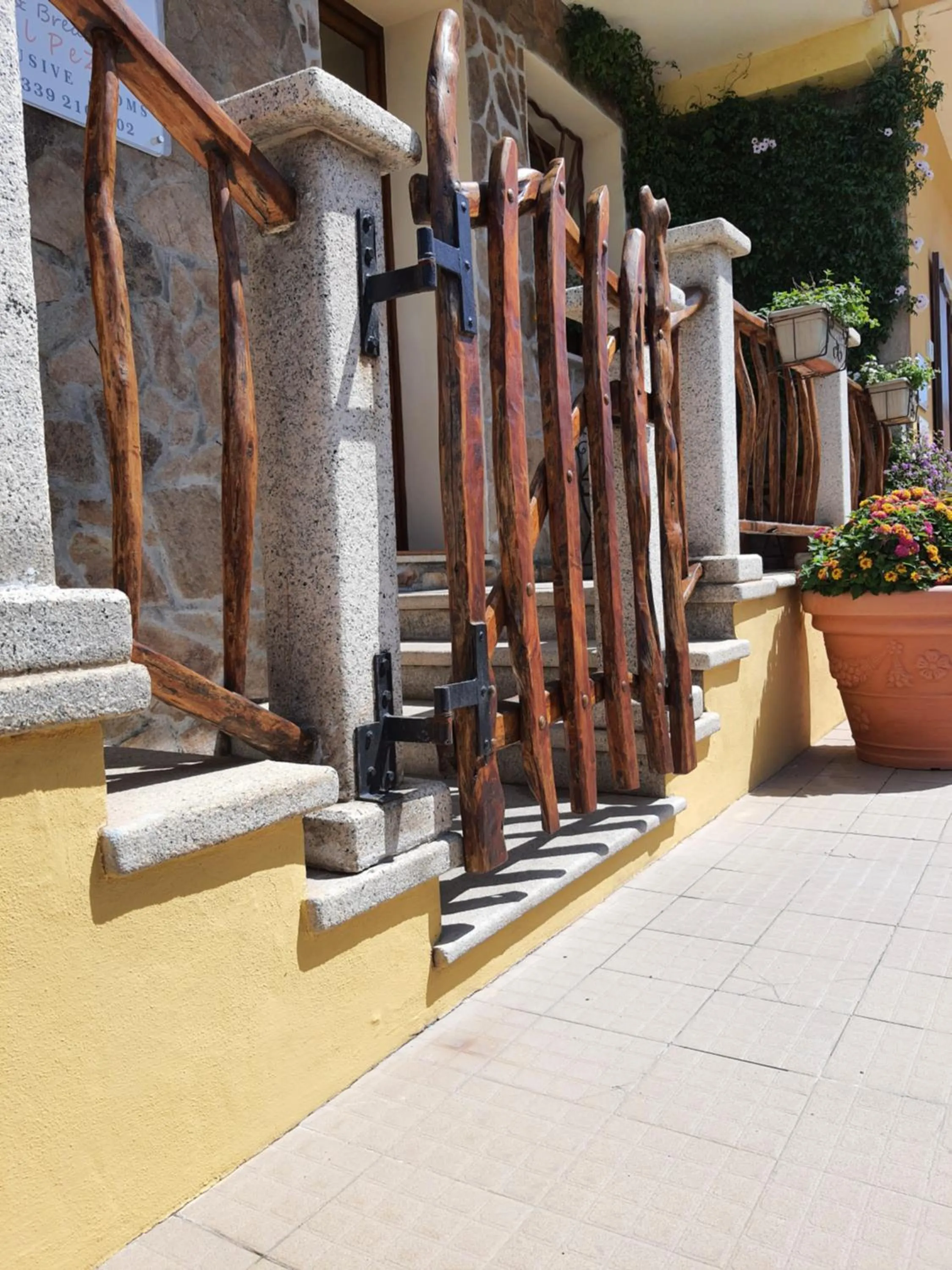 Property building in AL PEZ exclusive rooms