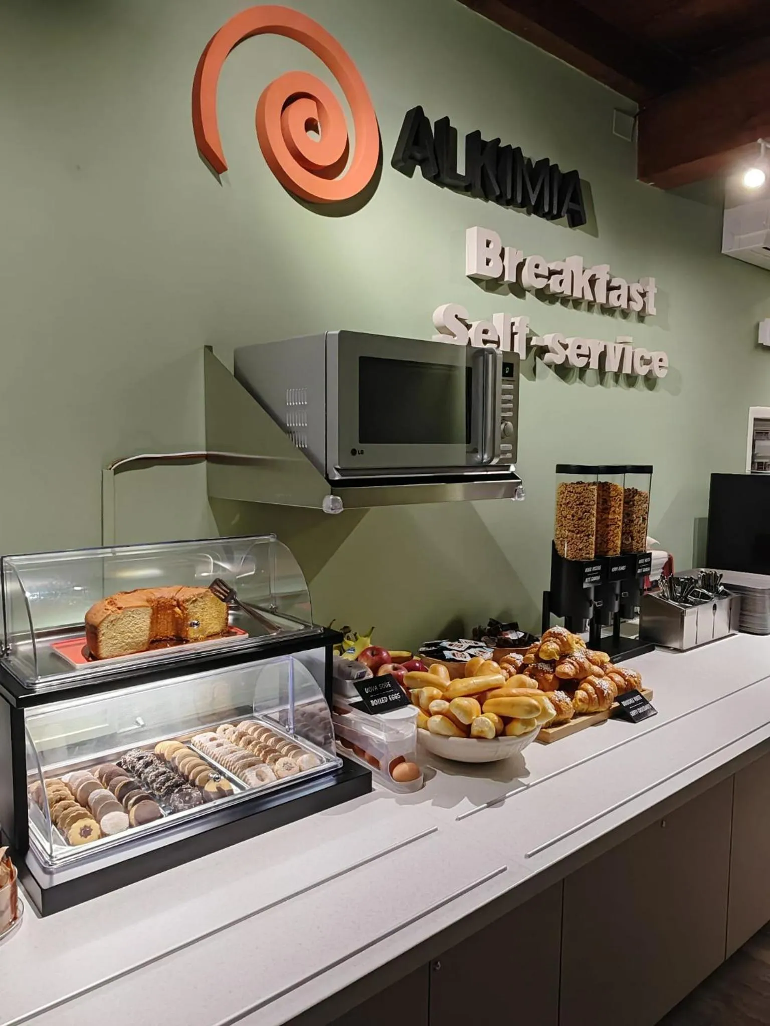 Breakfast in Alkimia Smart Rooms